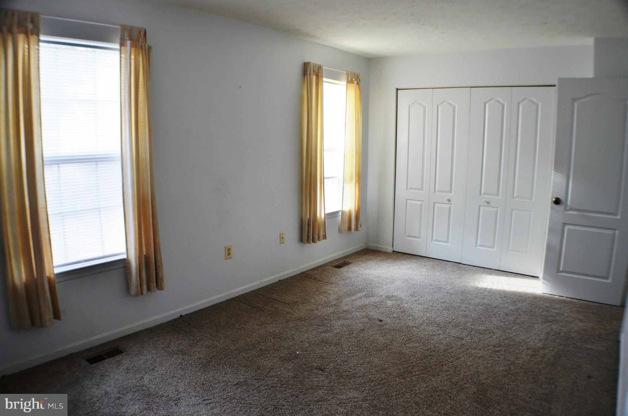 LAUREL GLEN - Residential