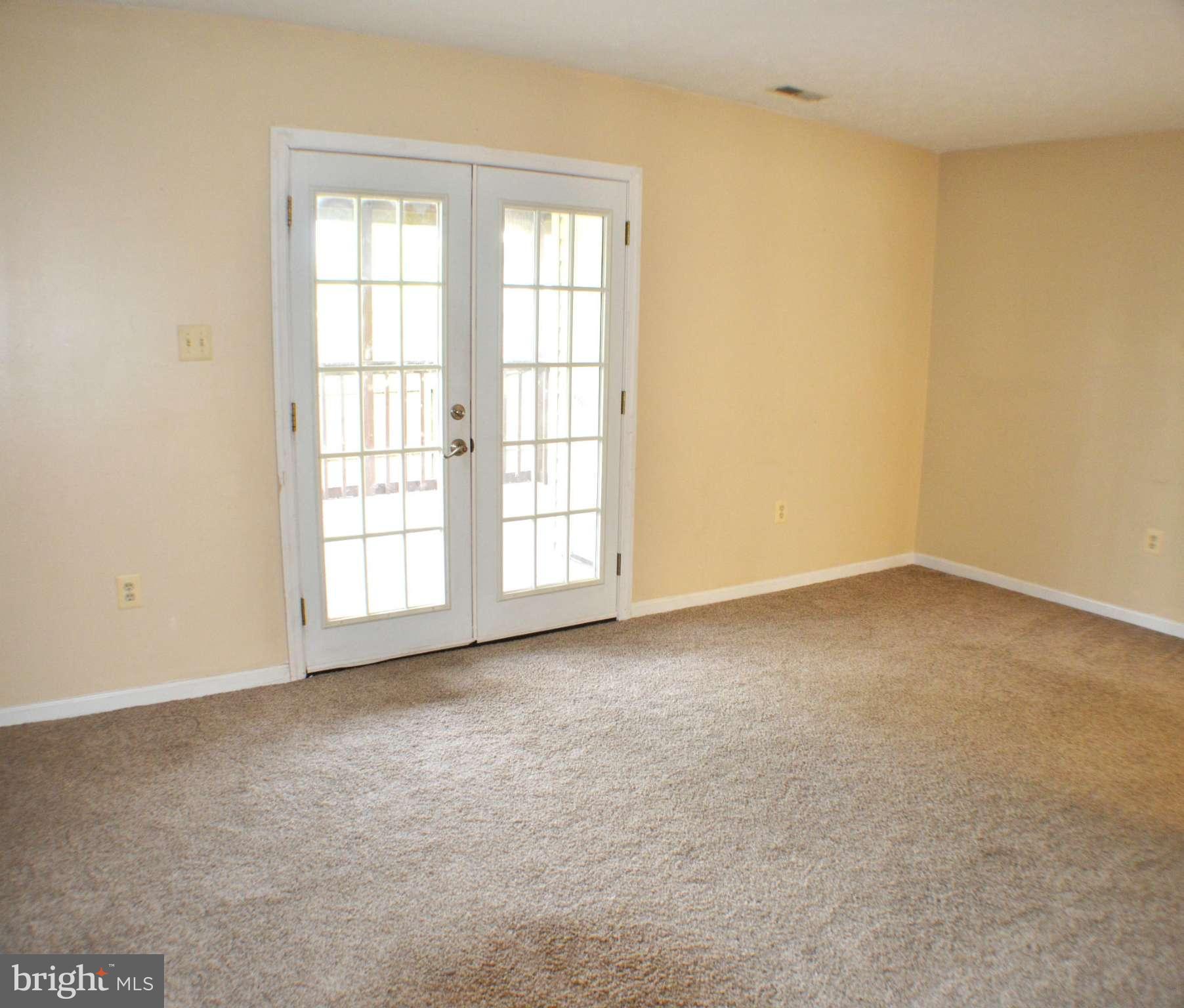 LAUREL GLEN - Residential