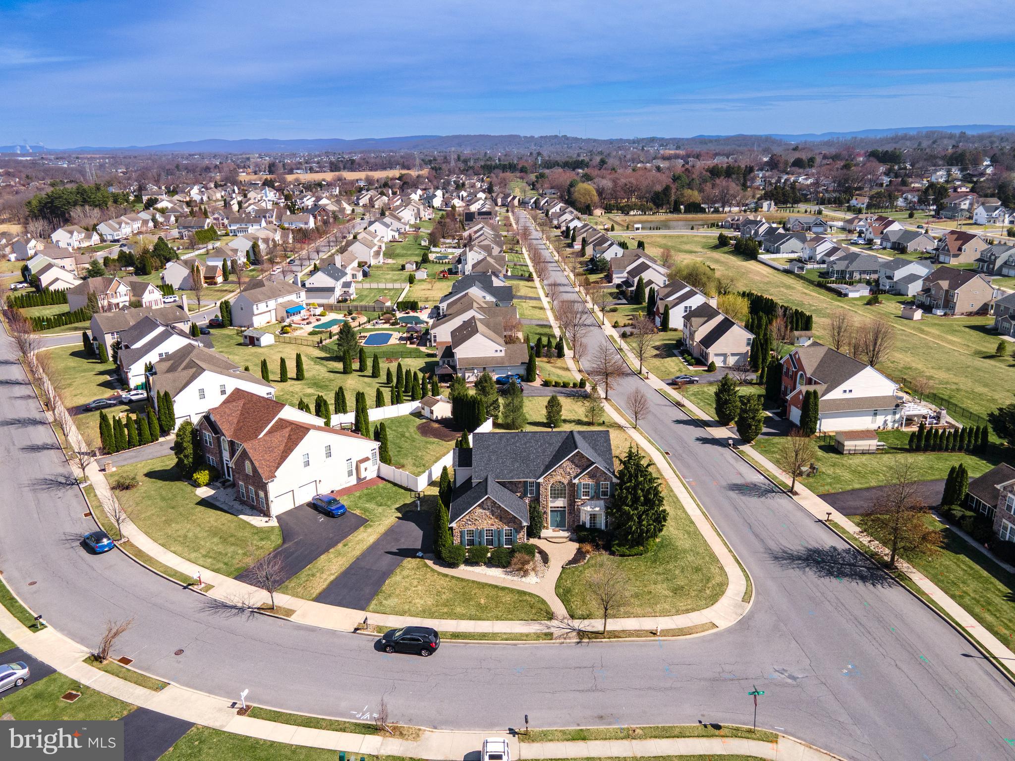 FOX RUN ESTATES - Residential