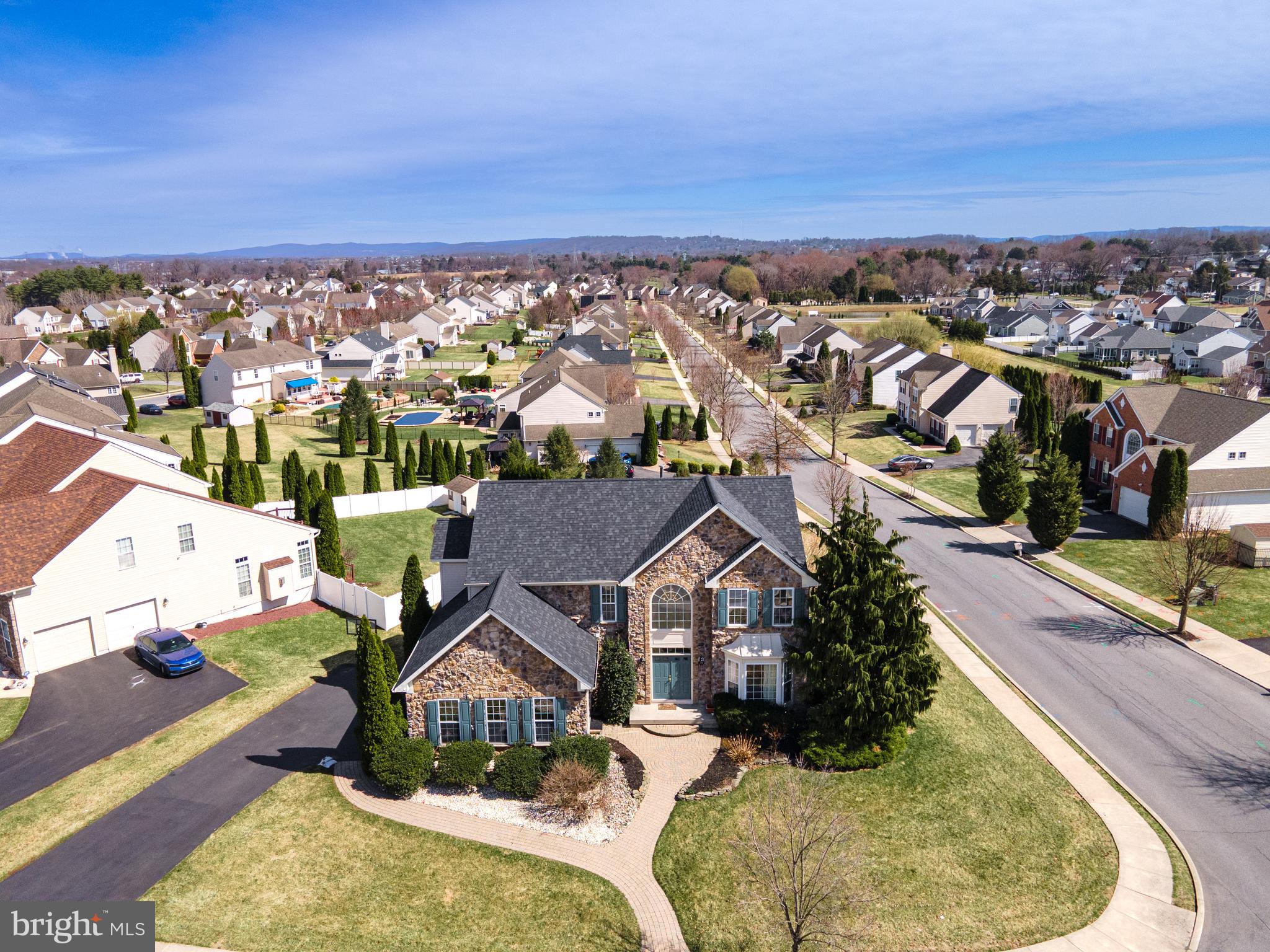 FOX RUN ESTATES - Residential
