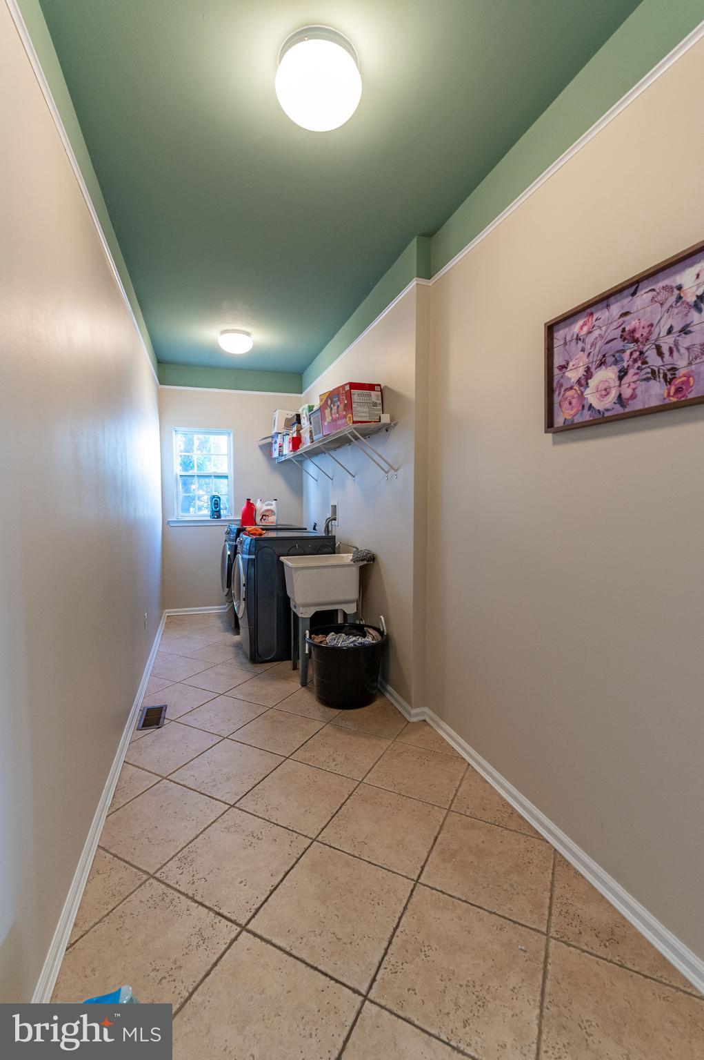 FOX RUN ESTATES - Residential