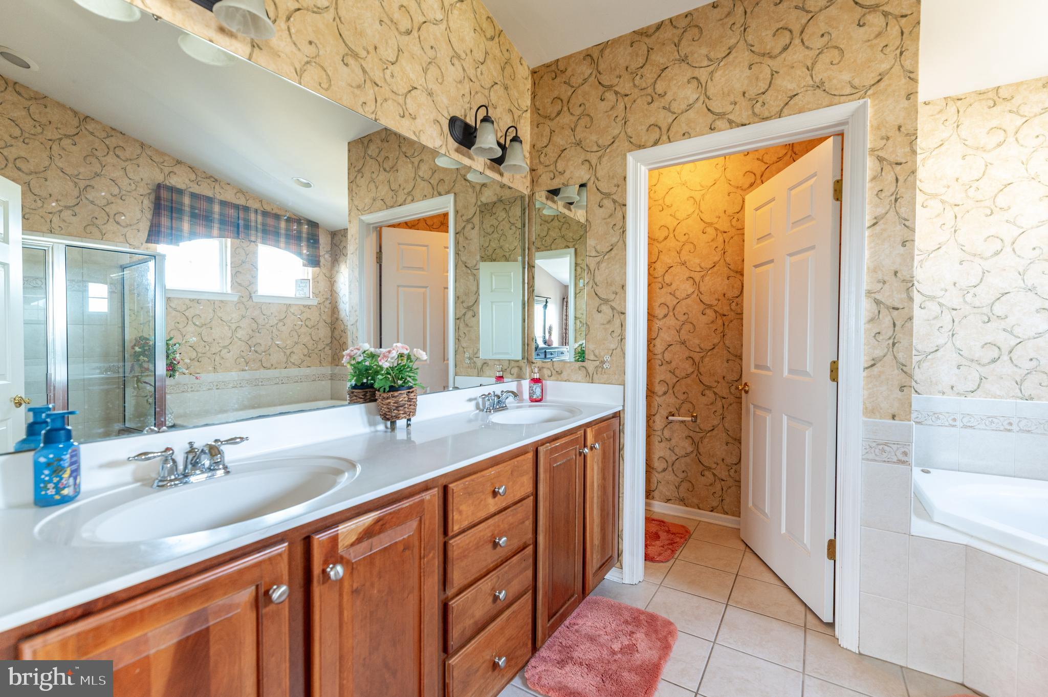 FOX RUN ESTATES - Residential