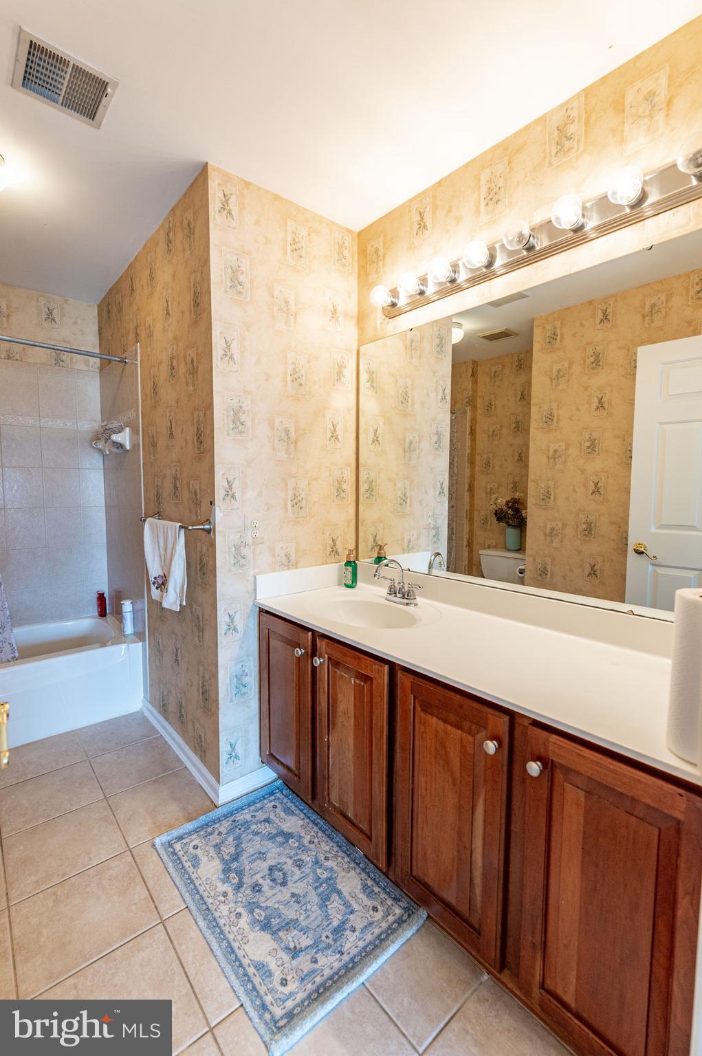 FOX RUN ESTATES - Residential