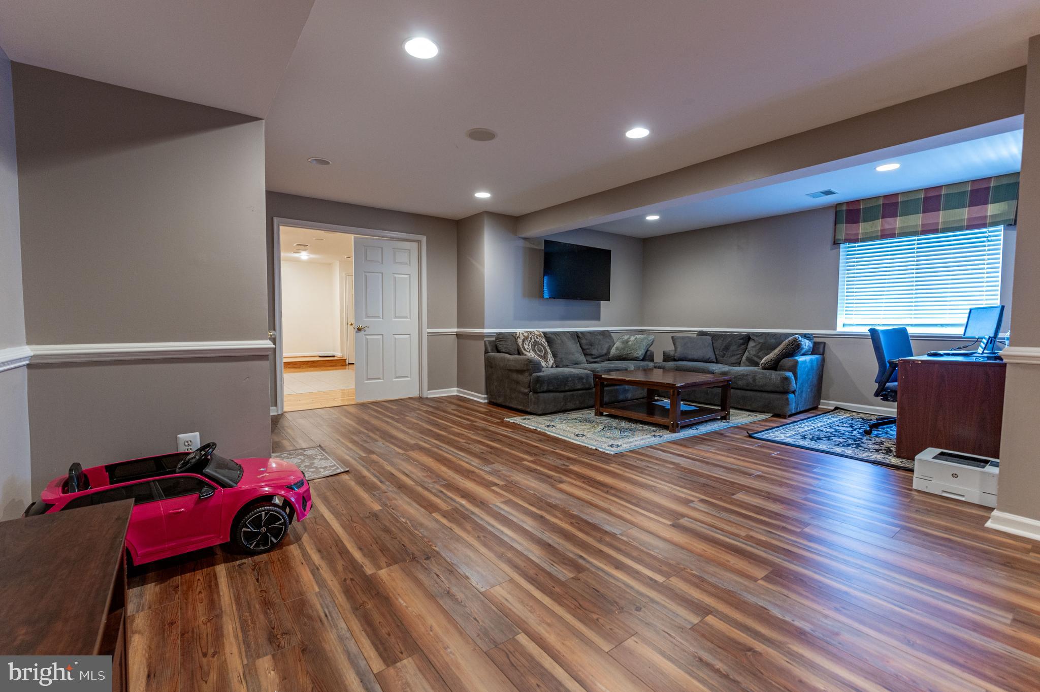 FOX RUN ESTATES - Residential