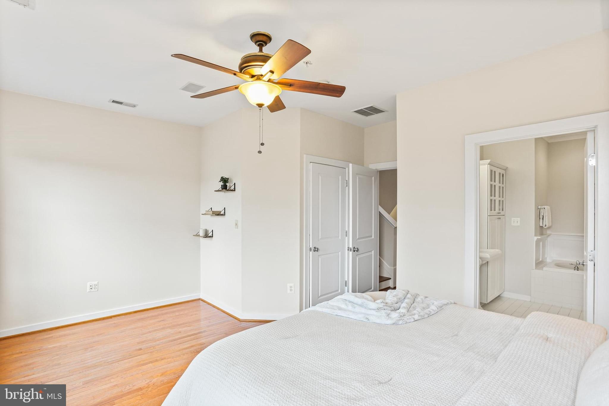 LOMBARD COURT - Residential