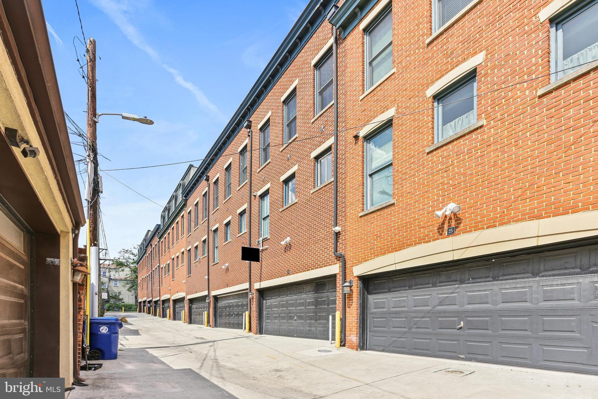 LOMBARD COURT - Residential