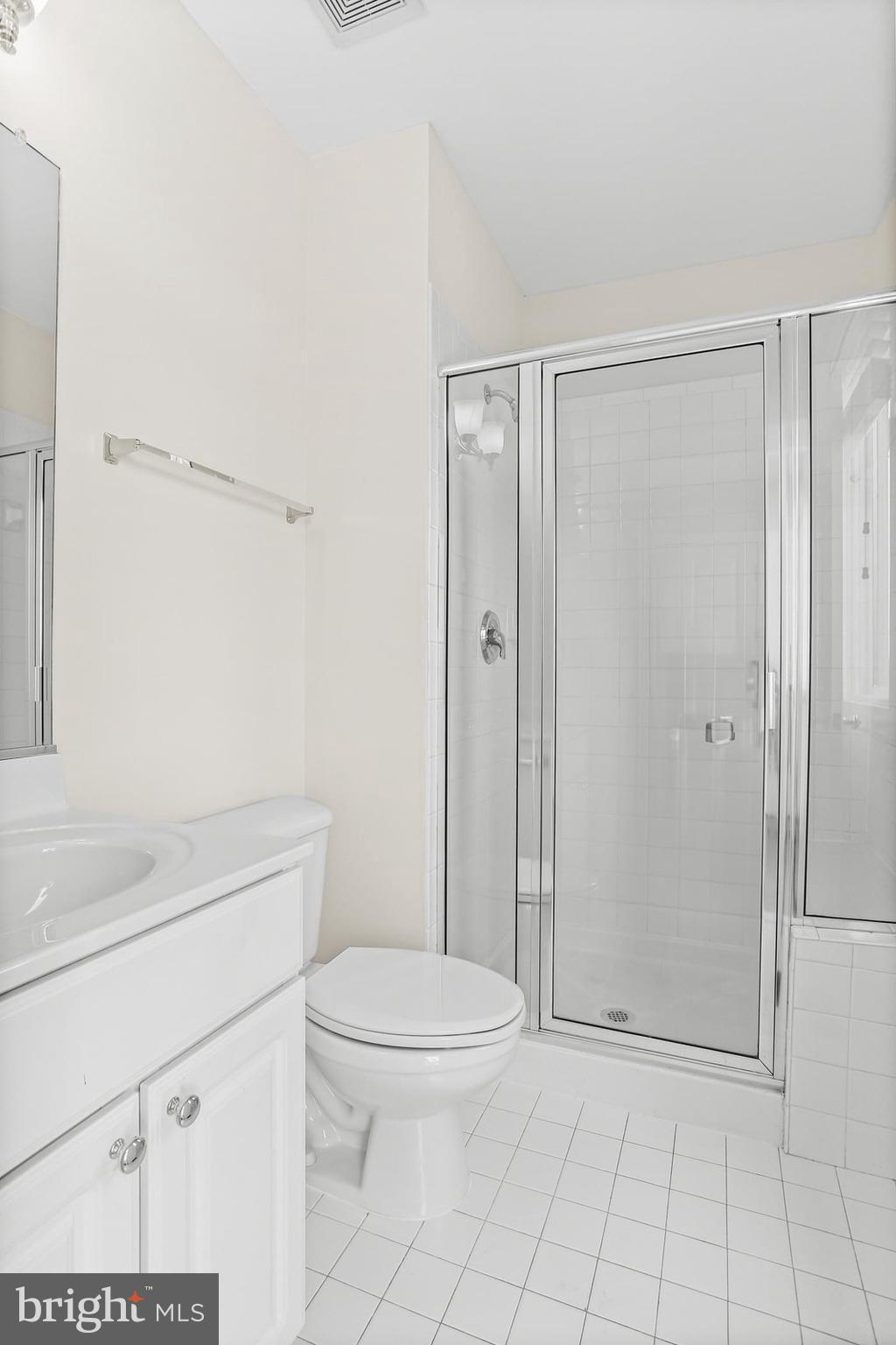 LOMBARD COURT - Residential