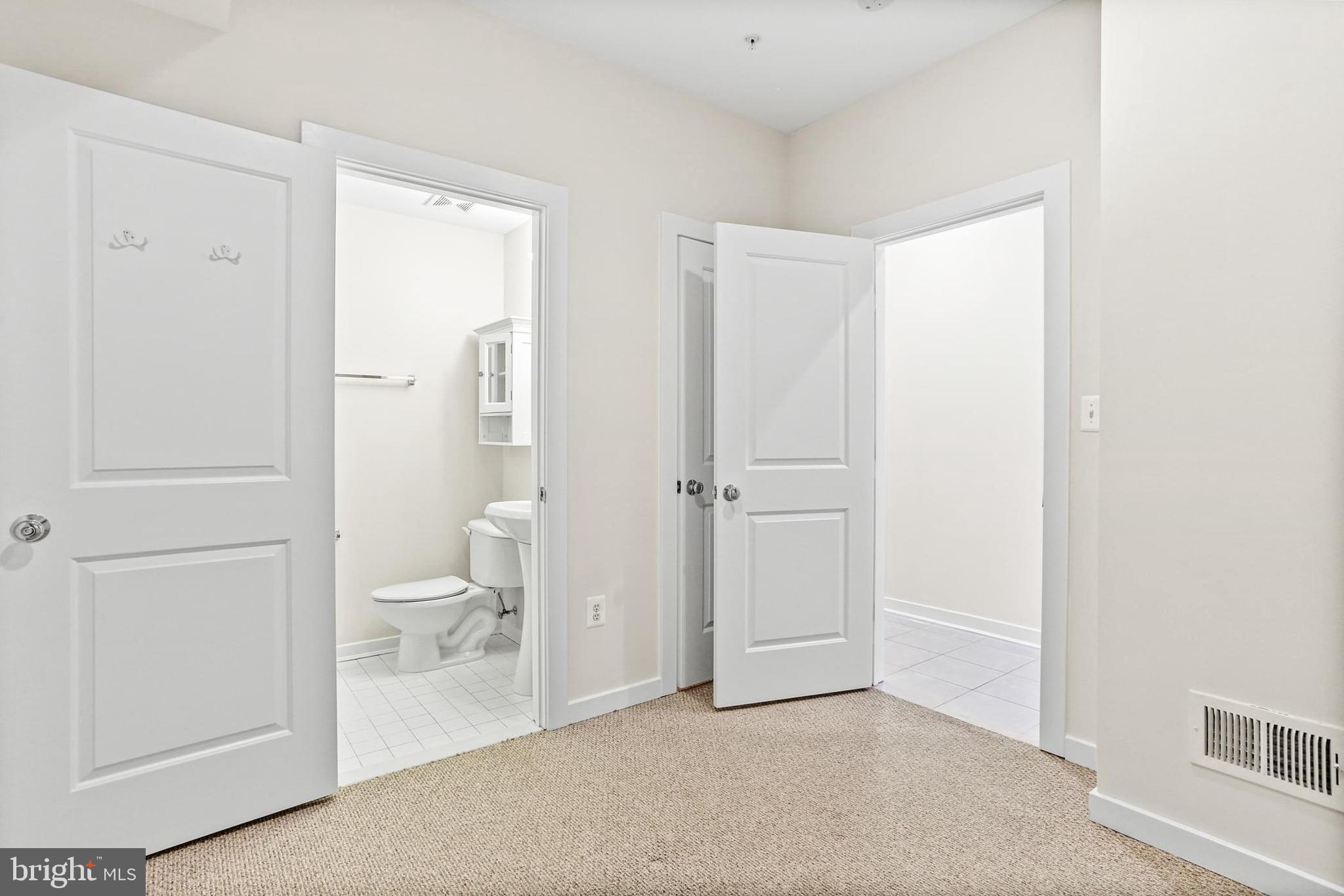 LOMBARD COURT - Residential