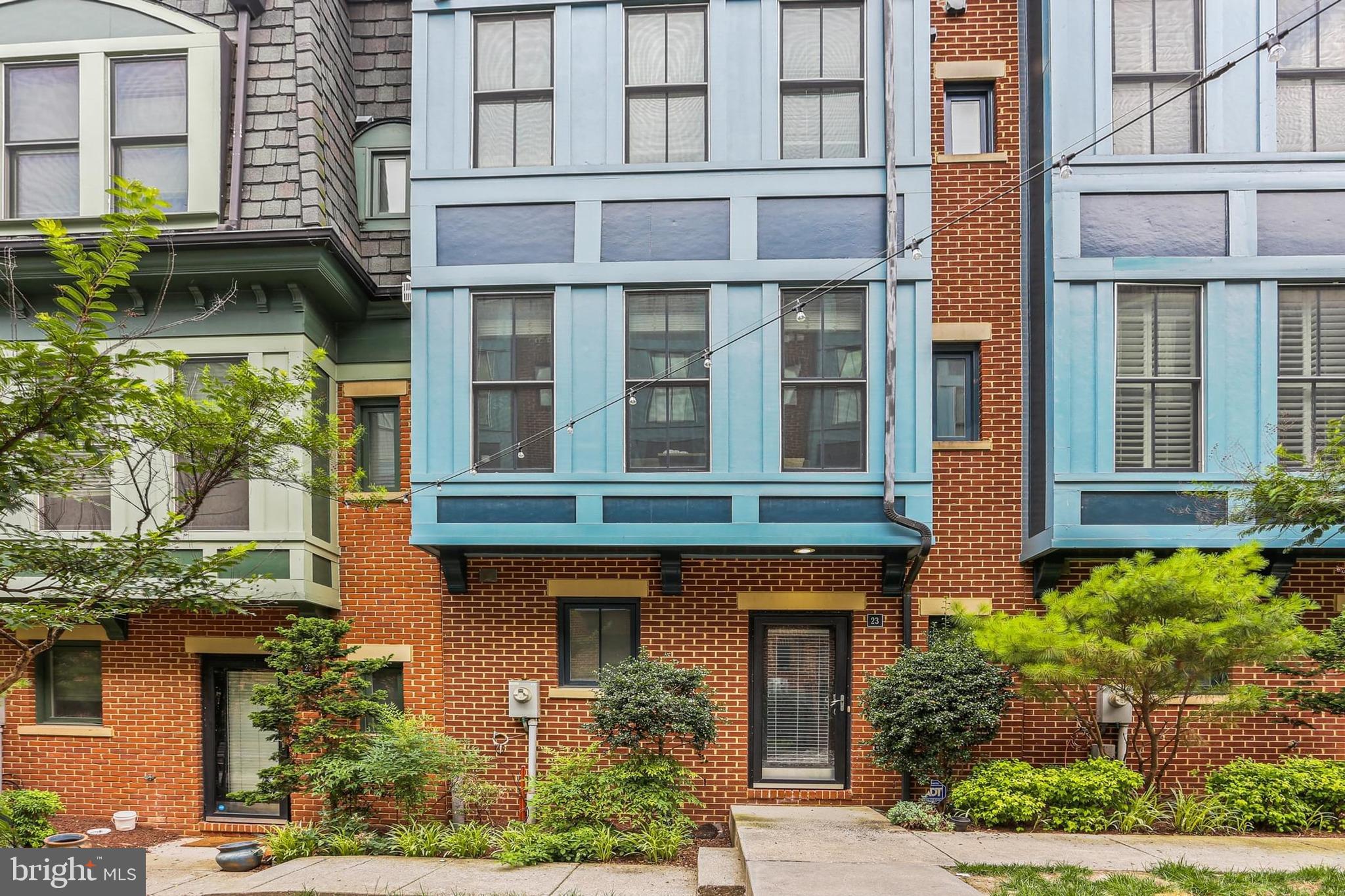 LOMBARD COURT - Residential