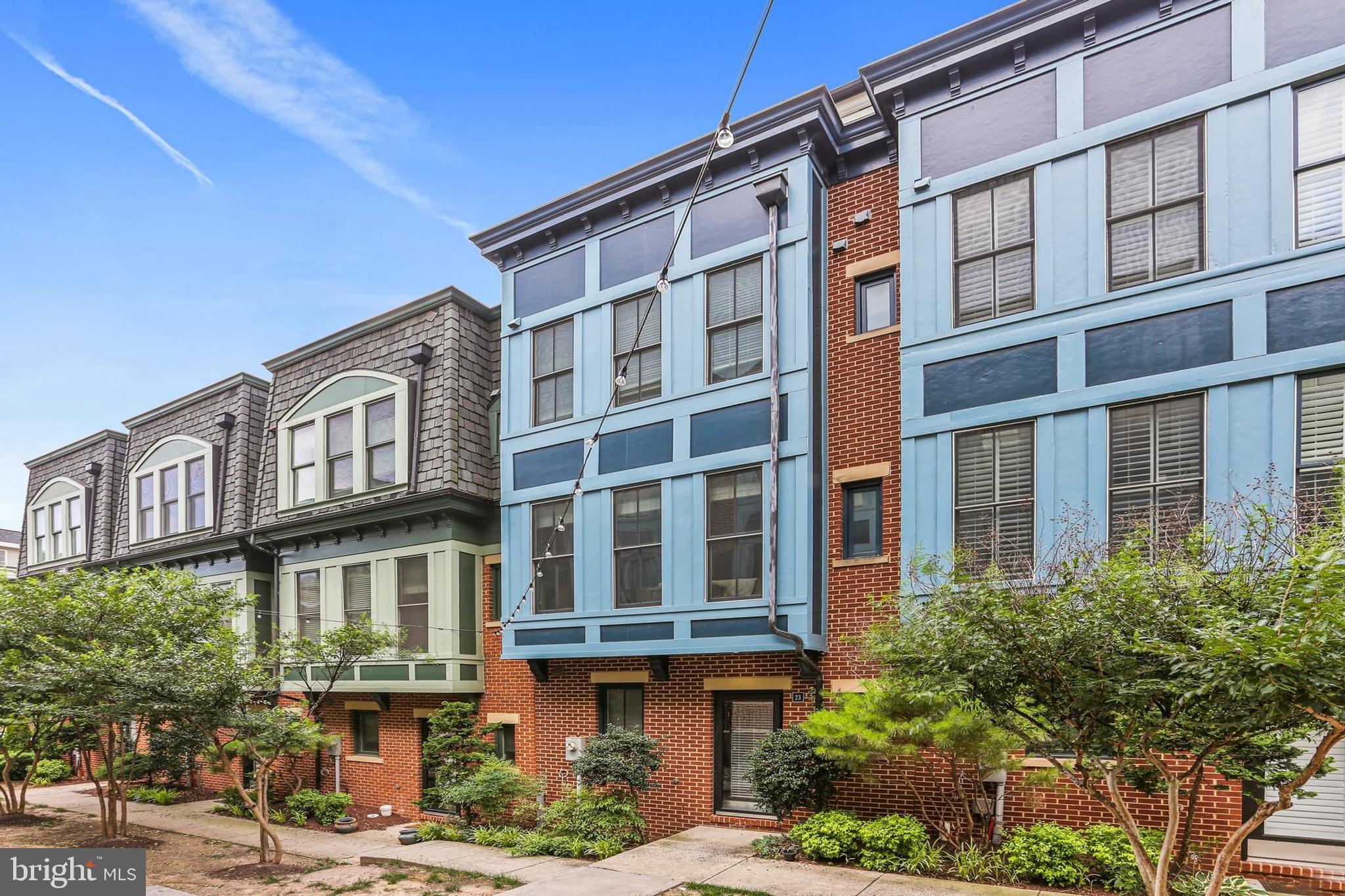 LOMBARD COURT - Residential