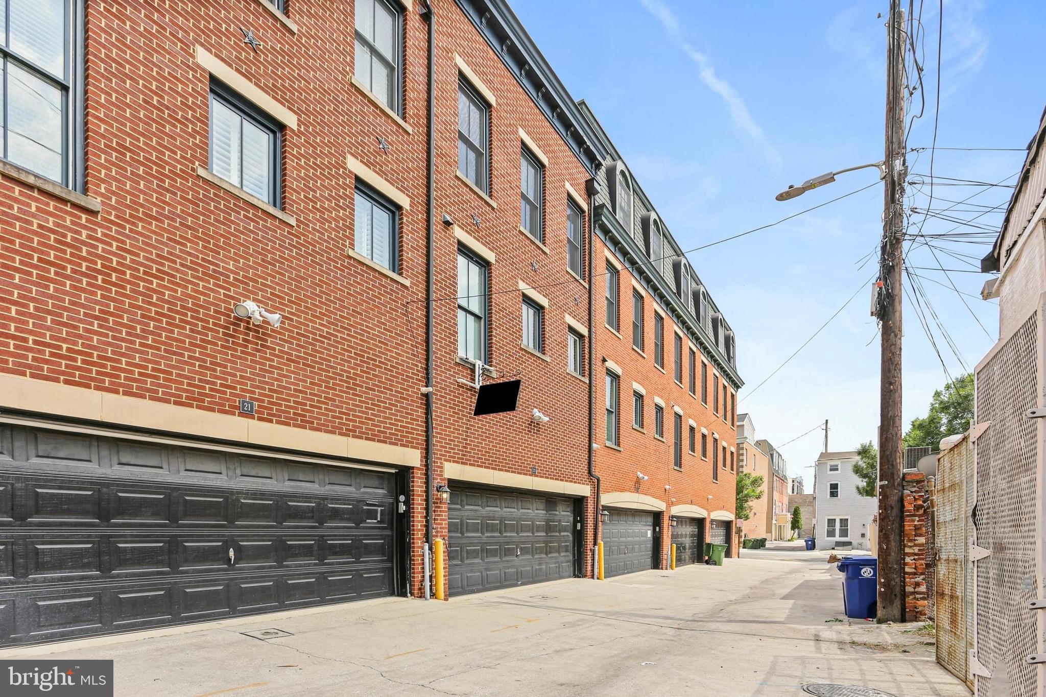 LOMBARD COURT - Residential