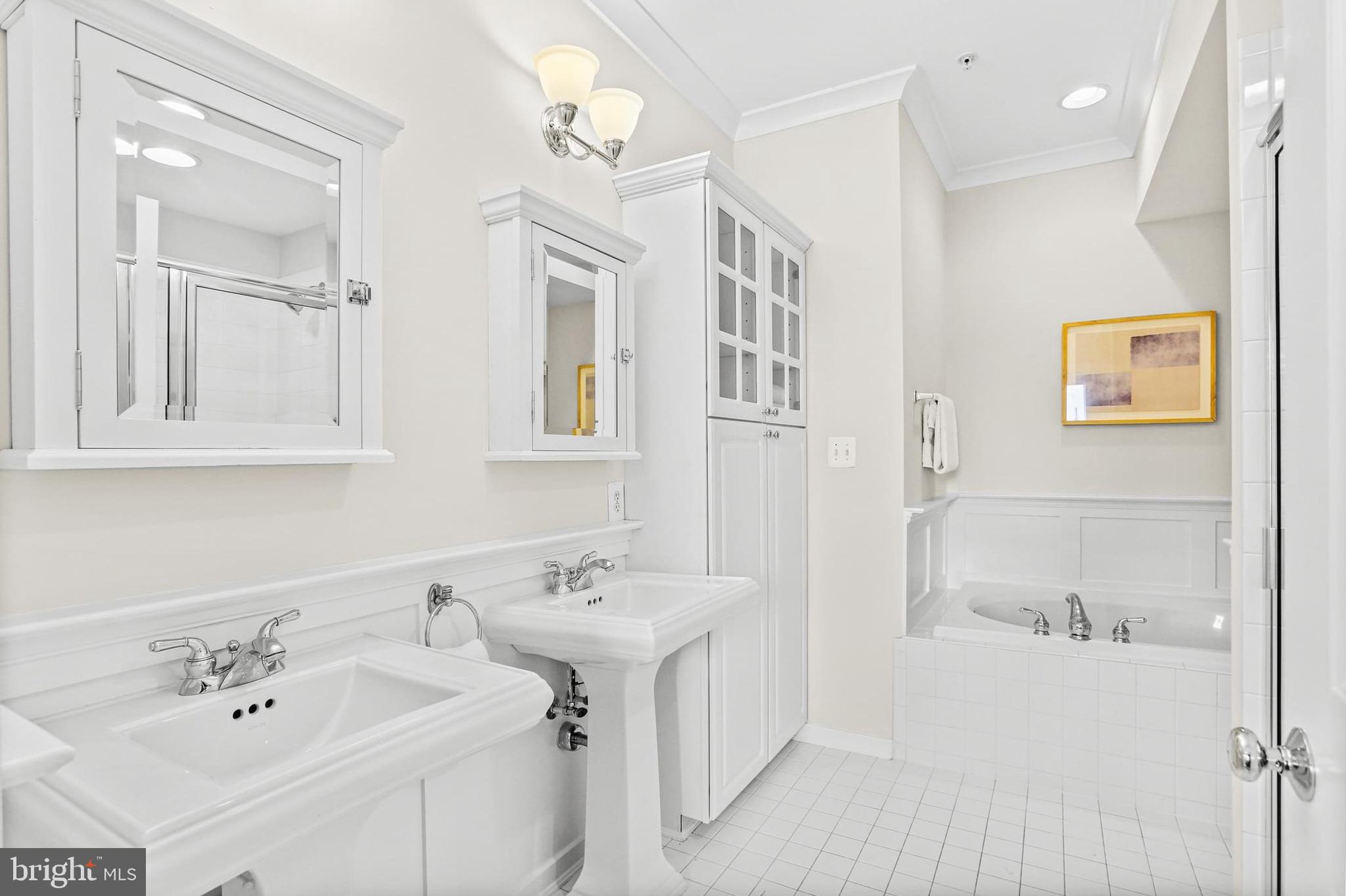 LOMBARD COURT - Residential