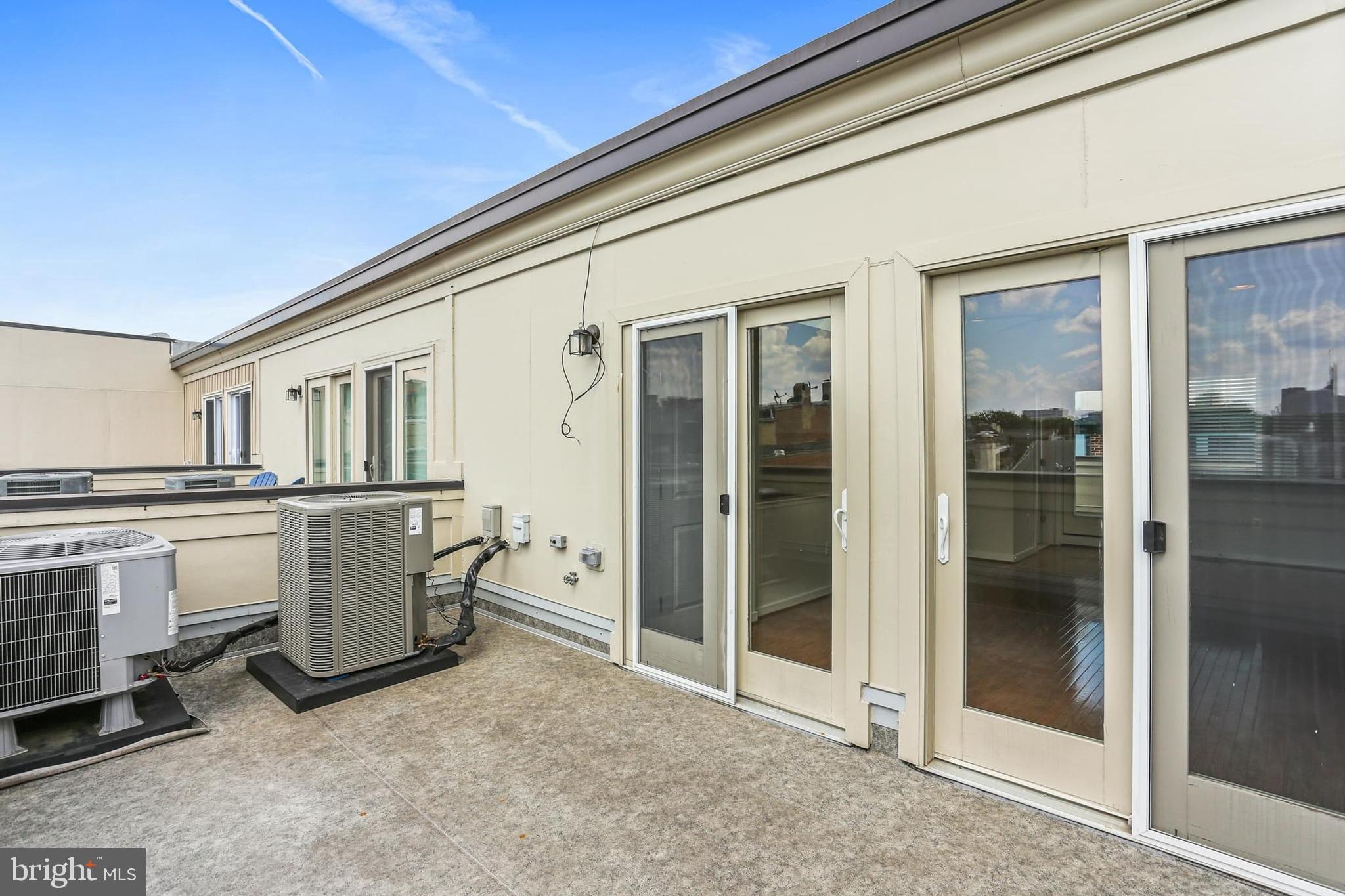 LOMBARD COURT - Residential