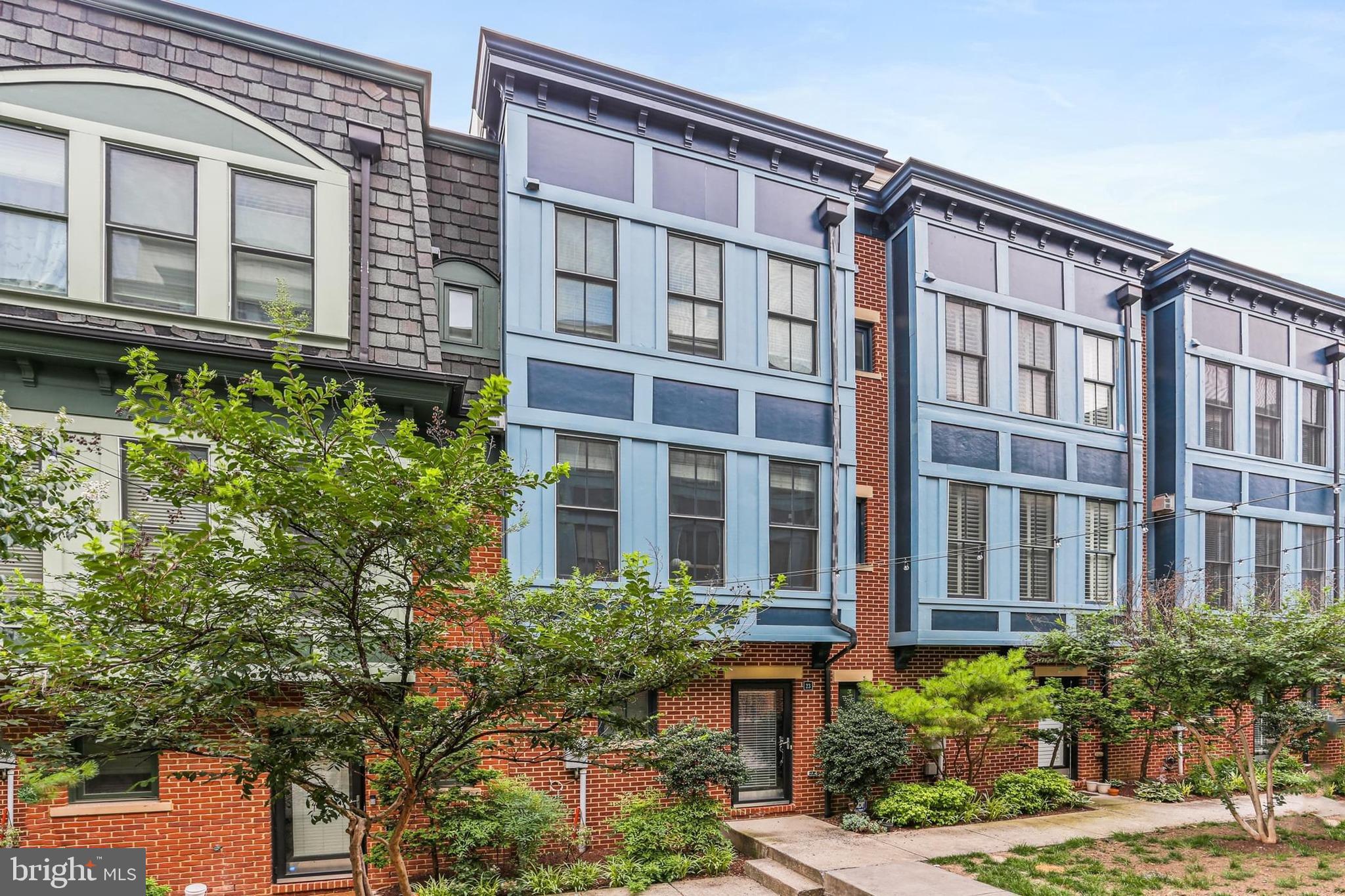 LOMBARD COURT - Residential