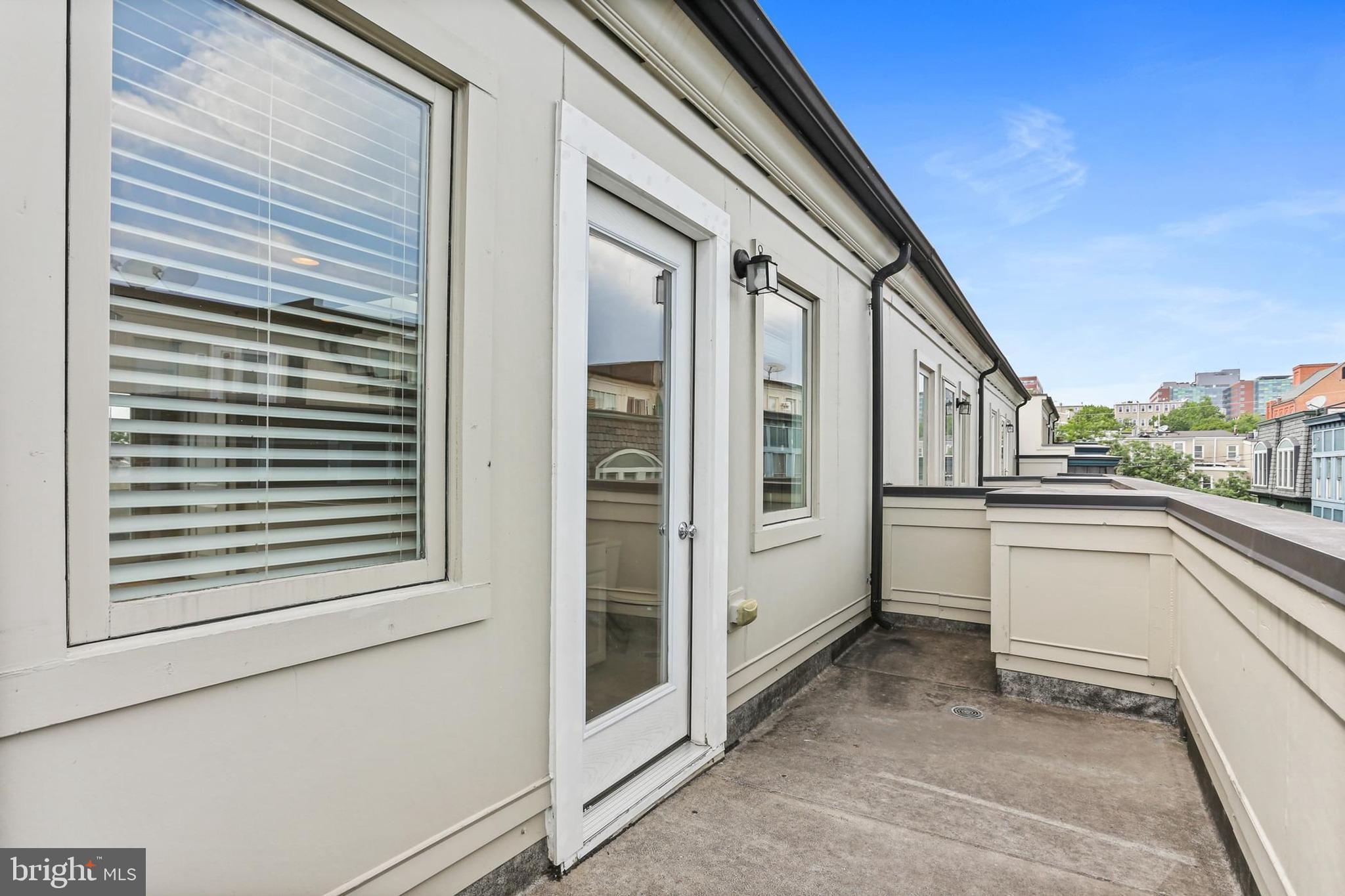 LOMBARD COURT - Residential