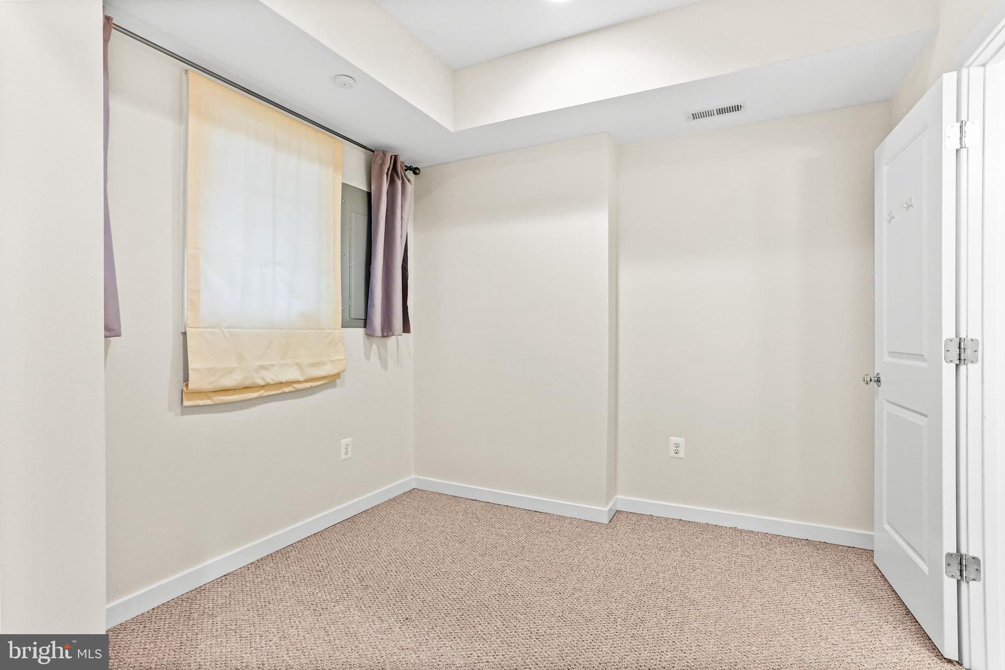 LOMBARD COURT - Residential