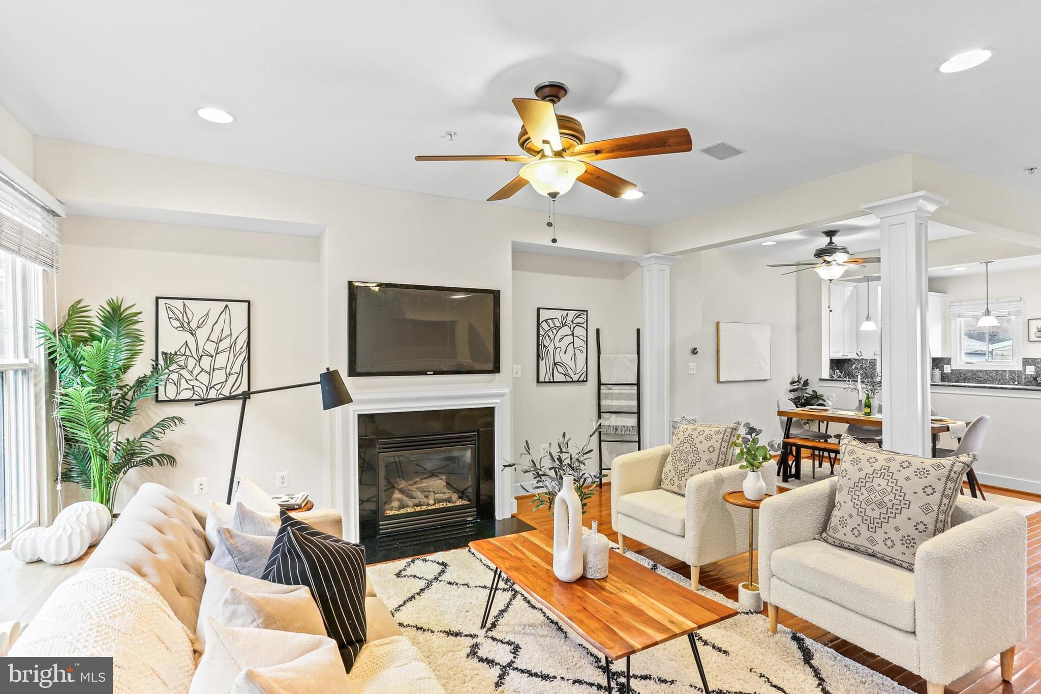 LOMBARD COURT - Residential