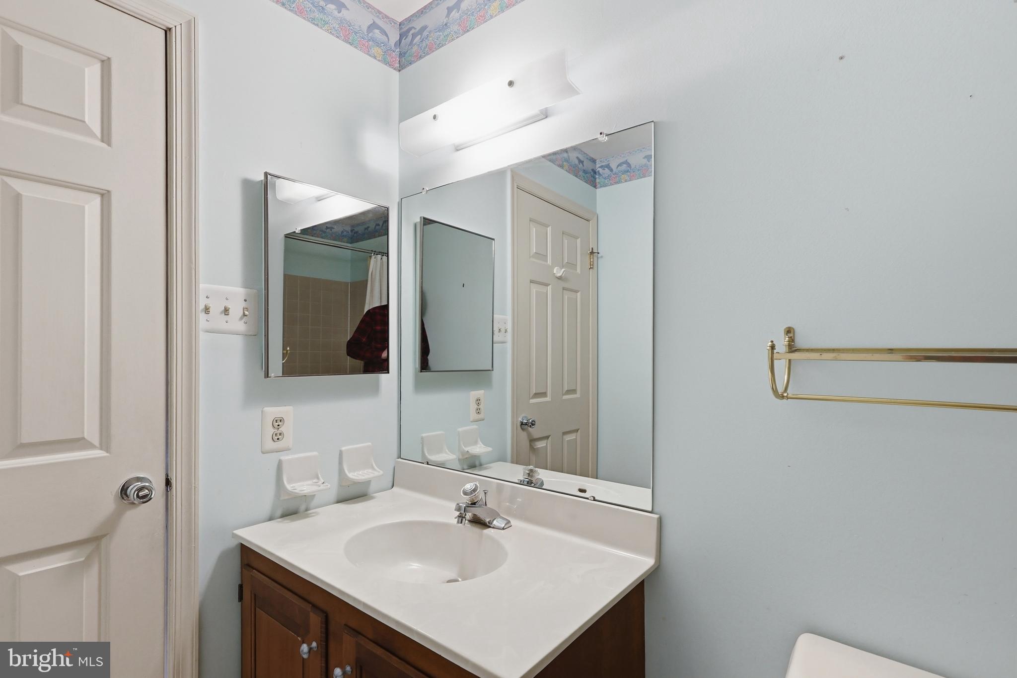 YARDLEY MDWS - Residential