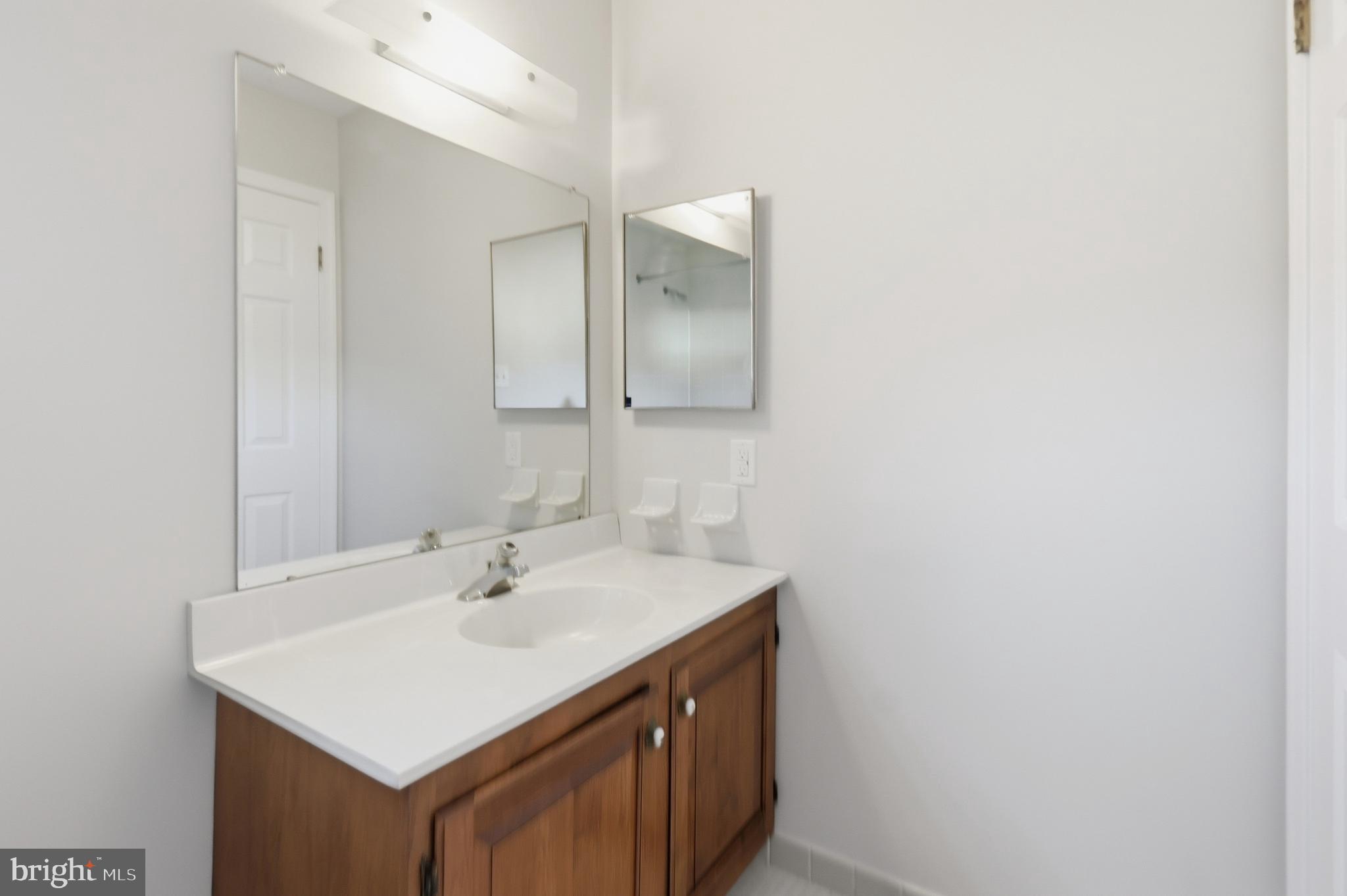 YARDLEY MDWS - Residential