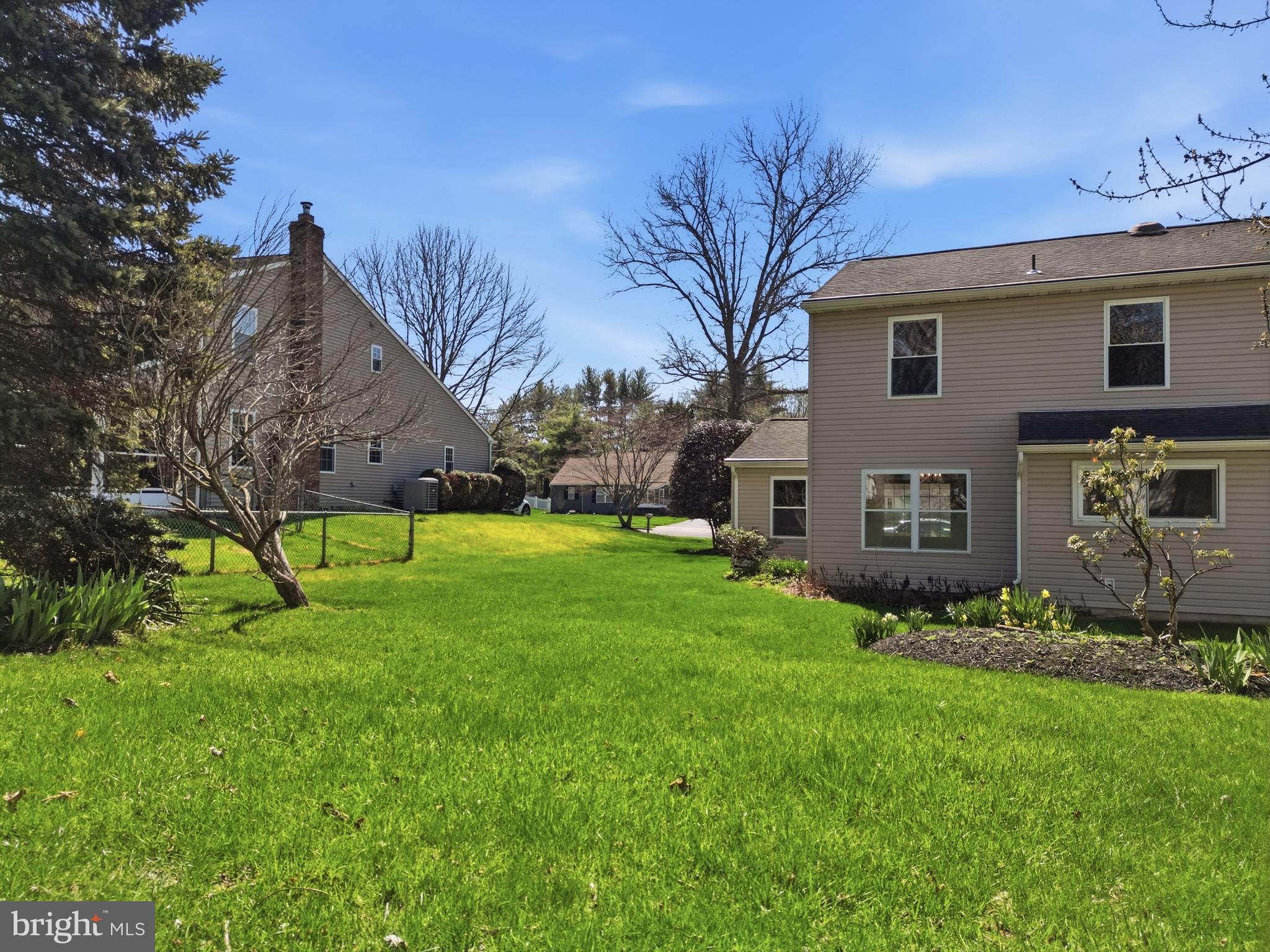 YARDLEY MDWS - Residential