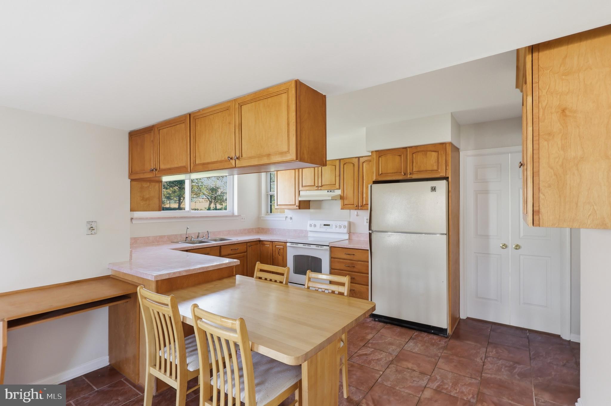 YARDLEY MDWS - Residential