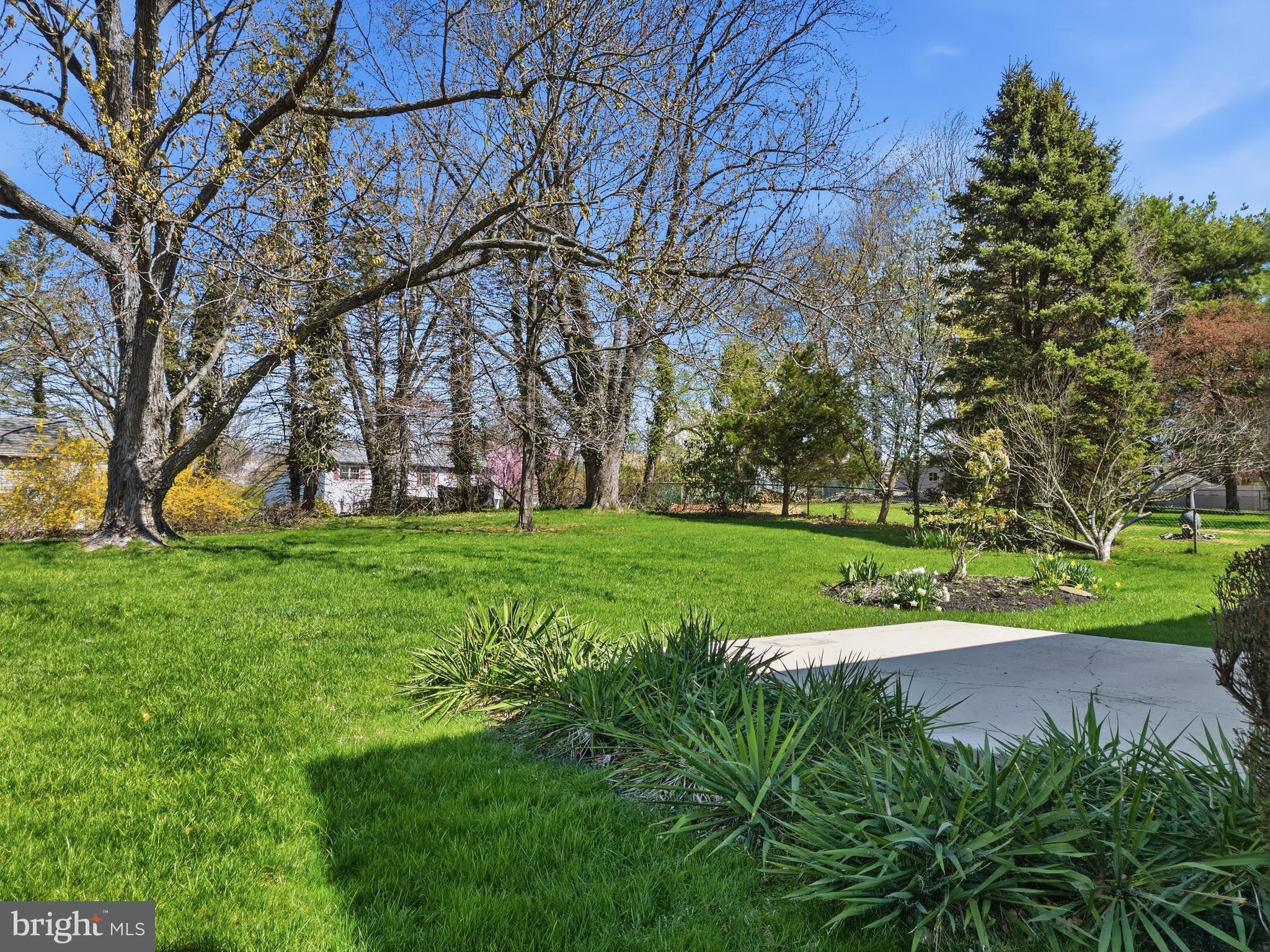 YARDLEY MDWS - Residential