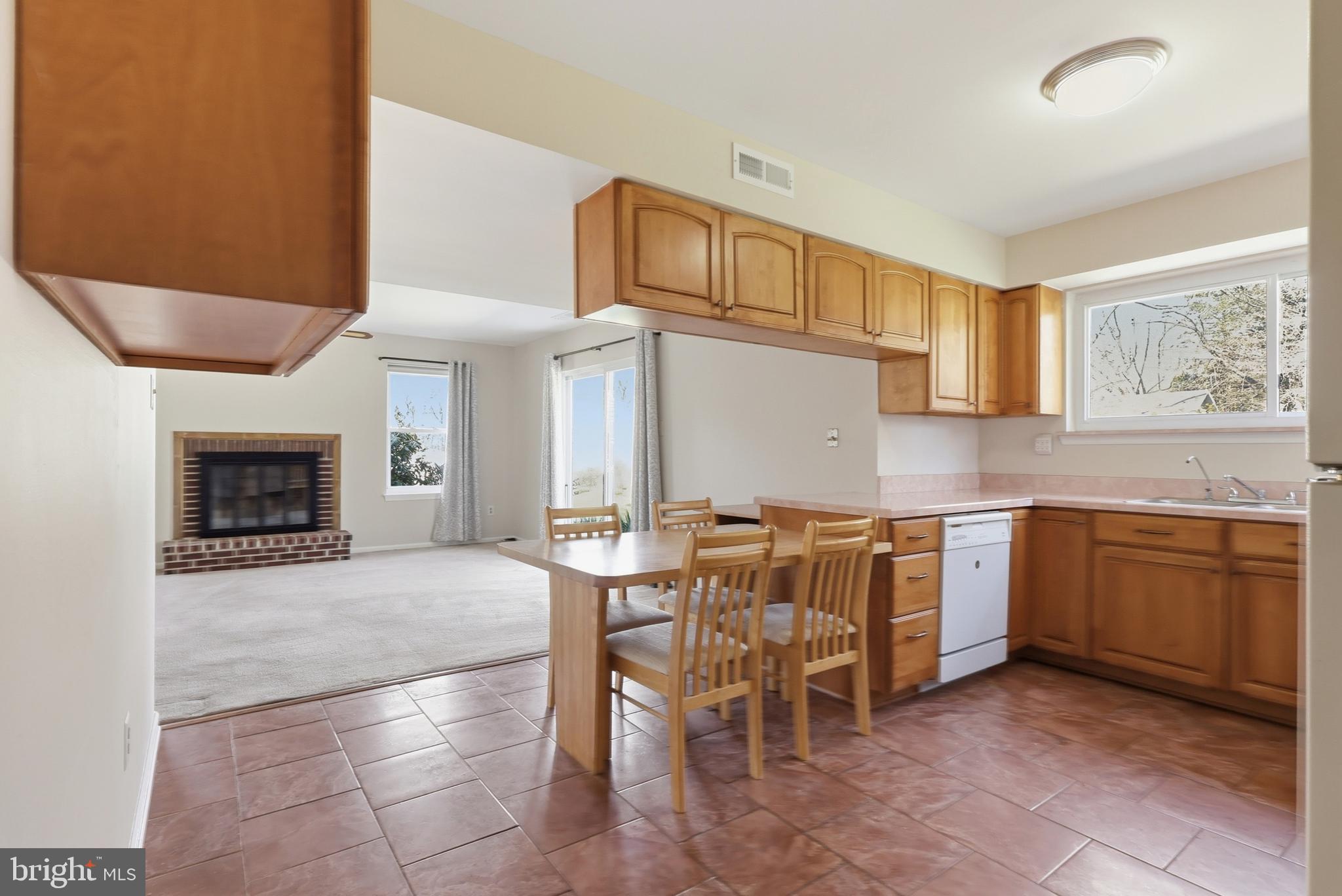 YARDLEY MDWS - Residential