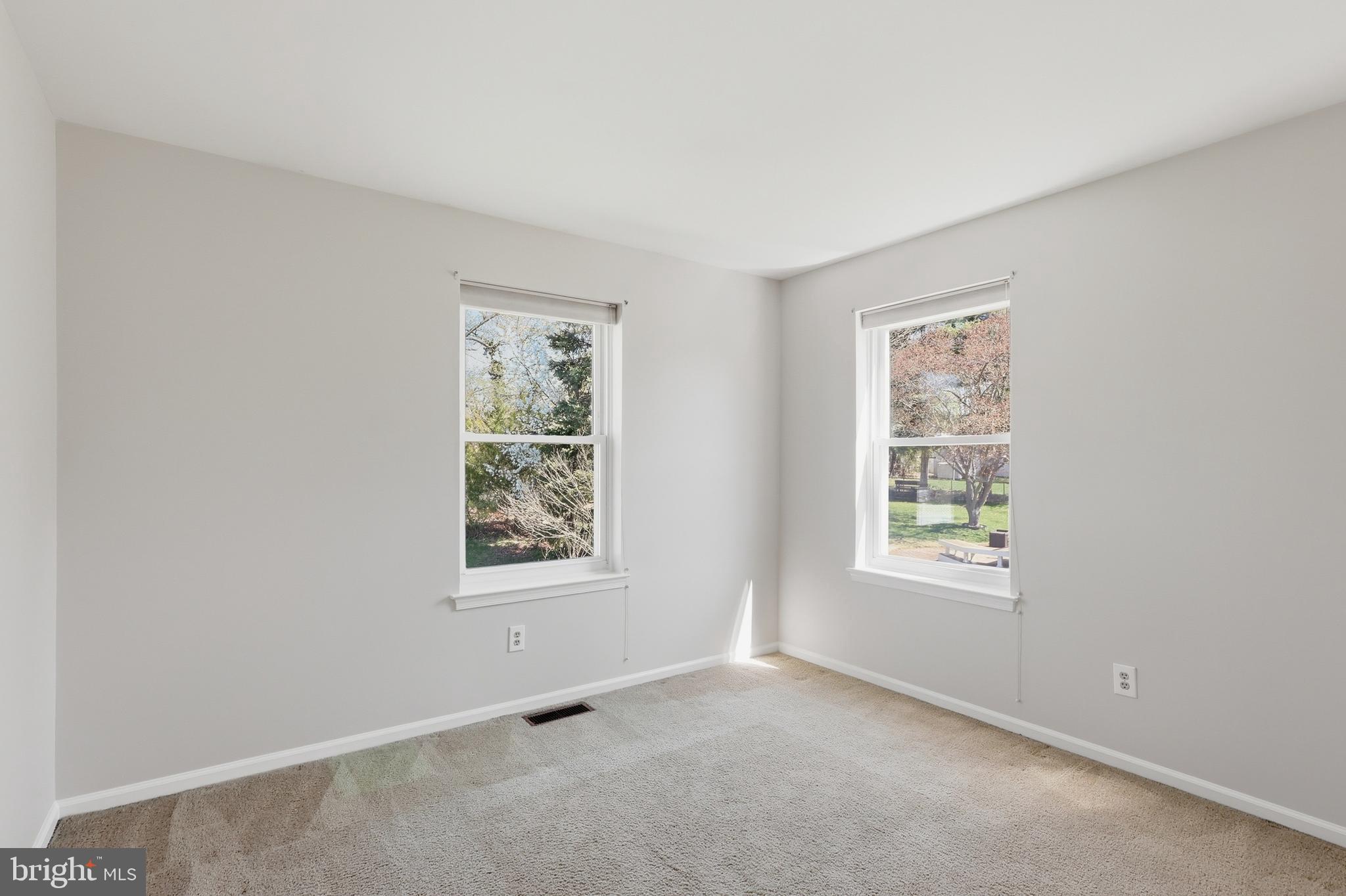 YARDLEY MDWS - Residential