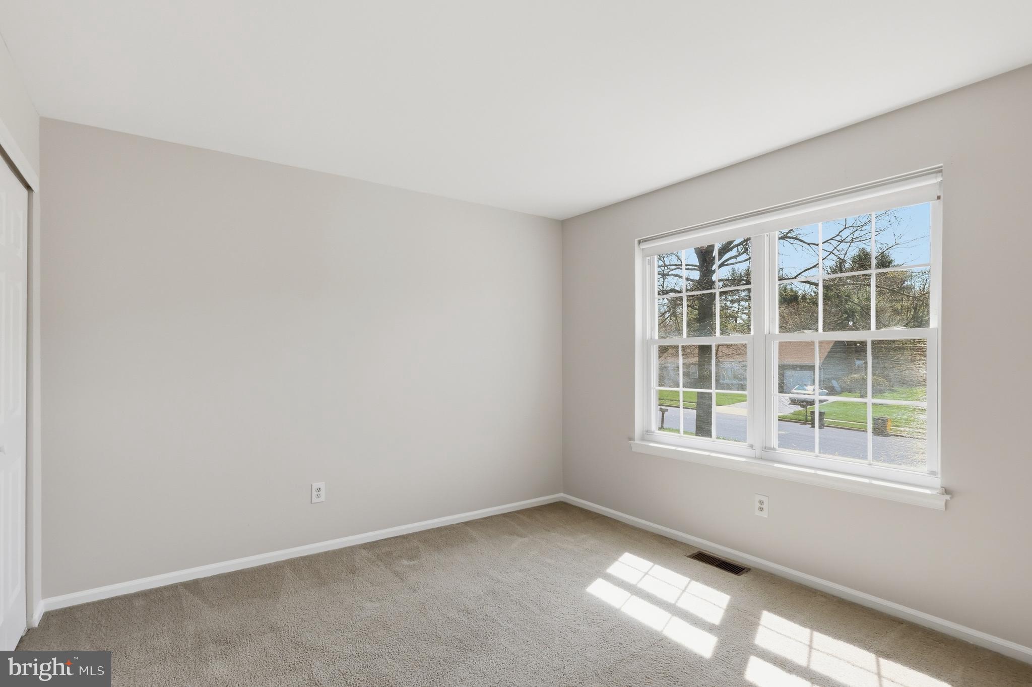 YARDLEY MDWS - Residential