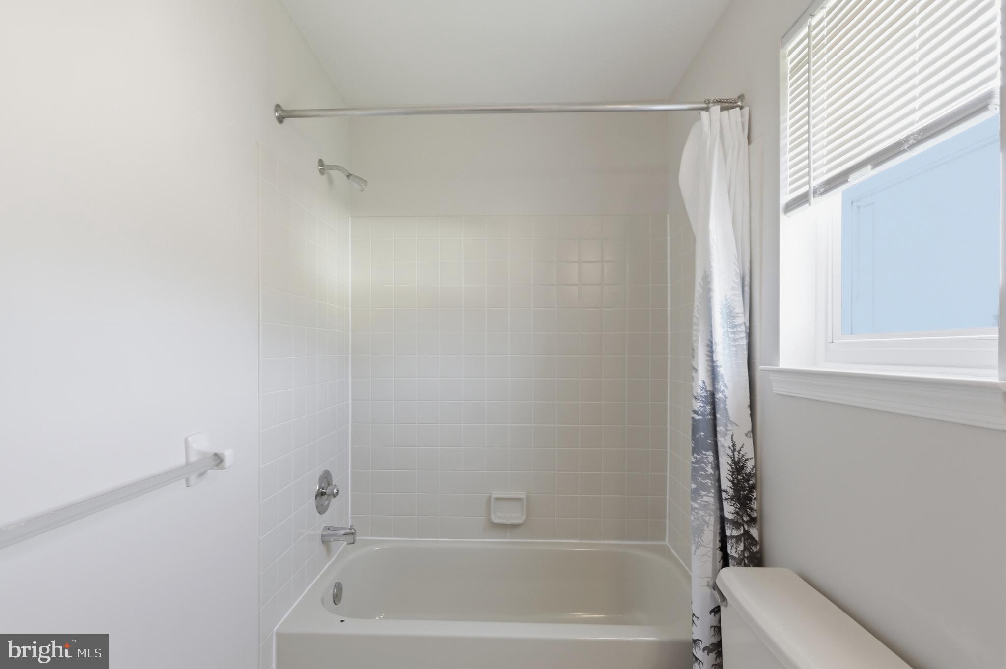 YARDLEY MDWS - Residential