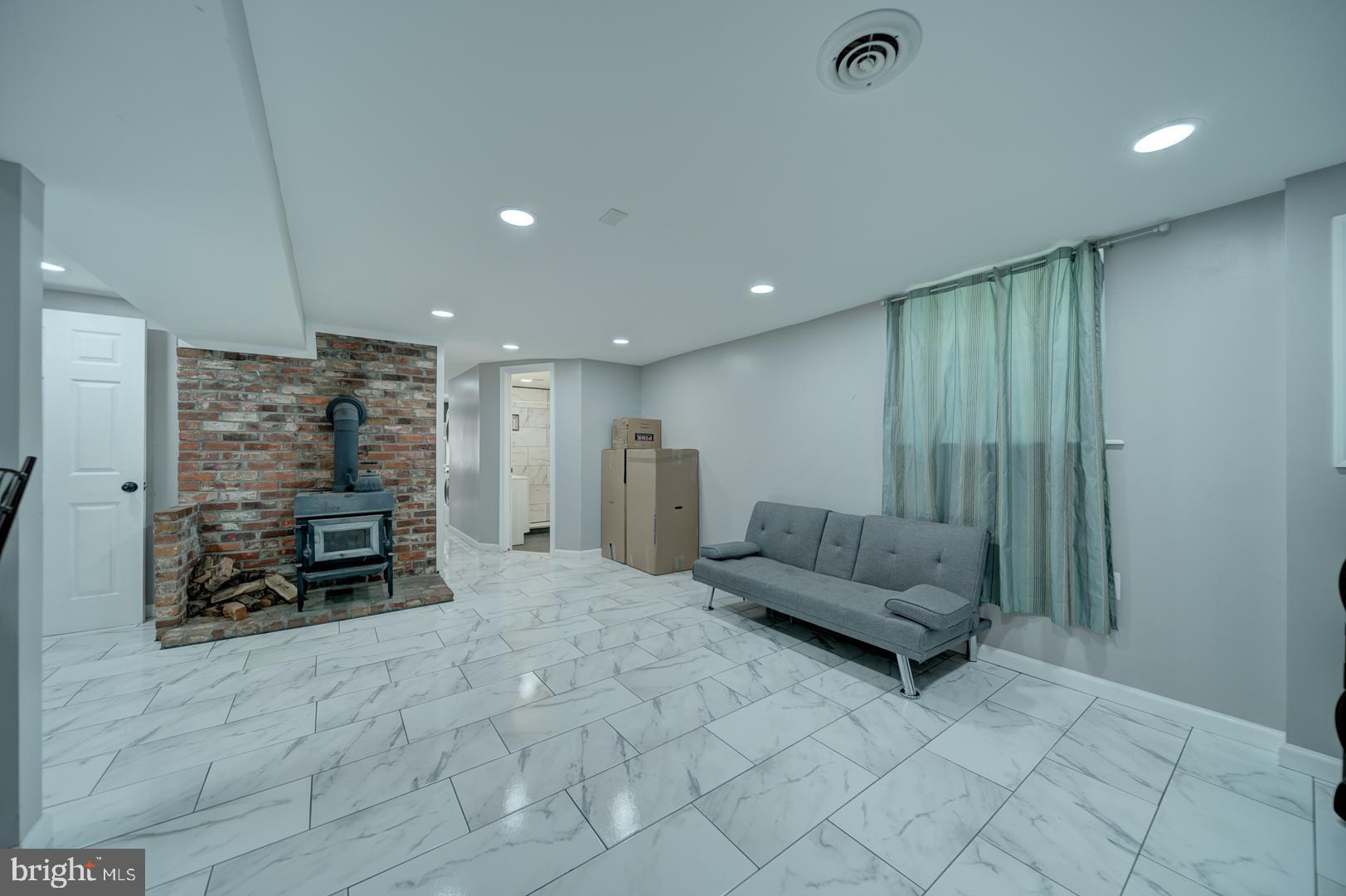 HIGHLAND HOMES - Residential