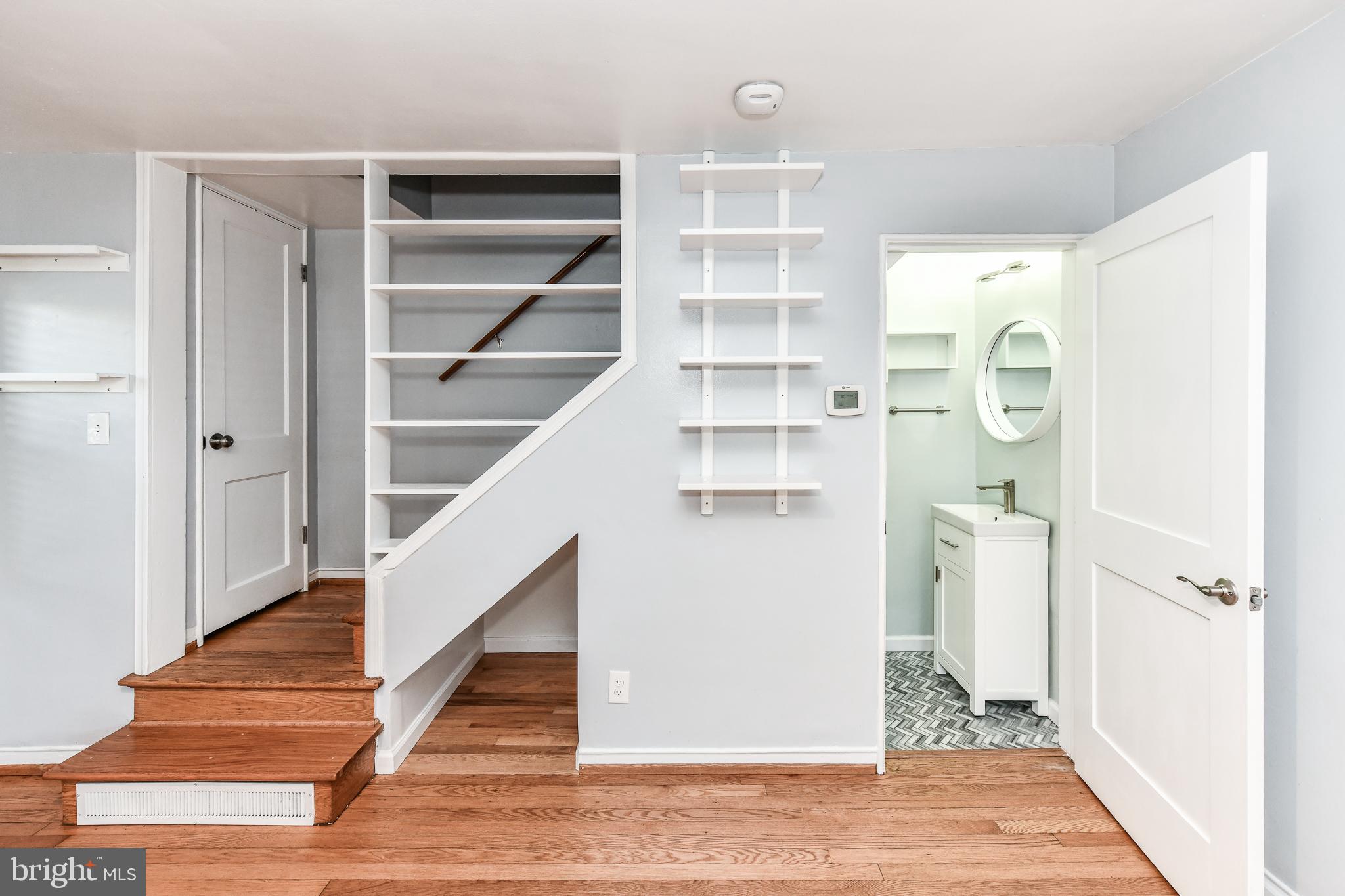 COLUMBIA FOREST - Residential Lease