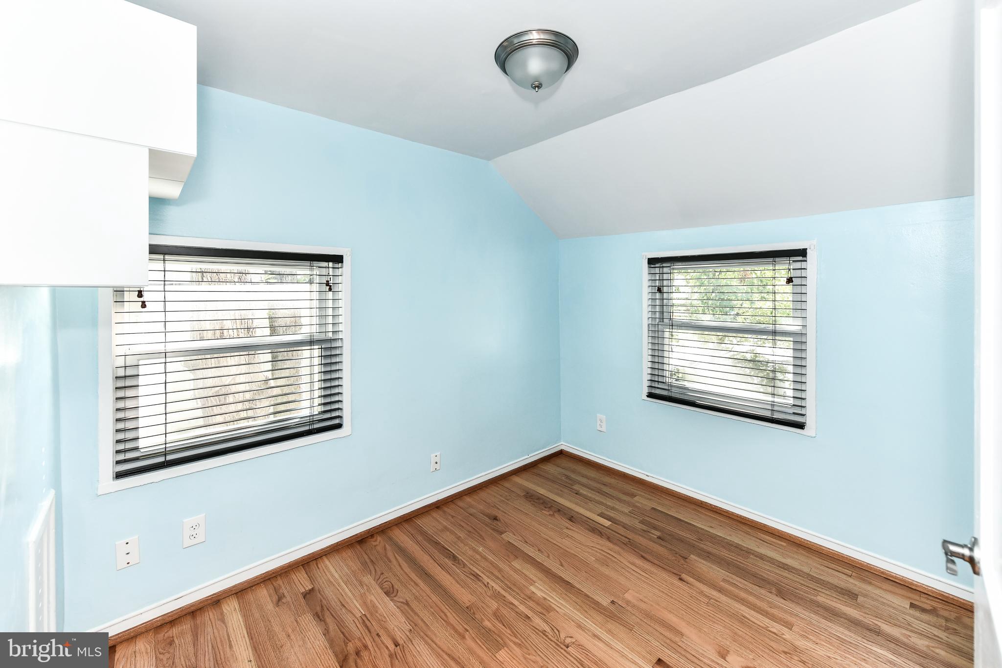 COLUMBIA FOREST - Residential Lease