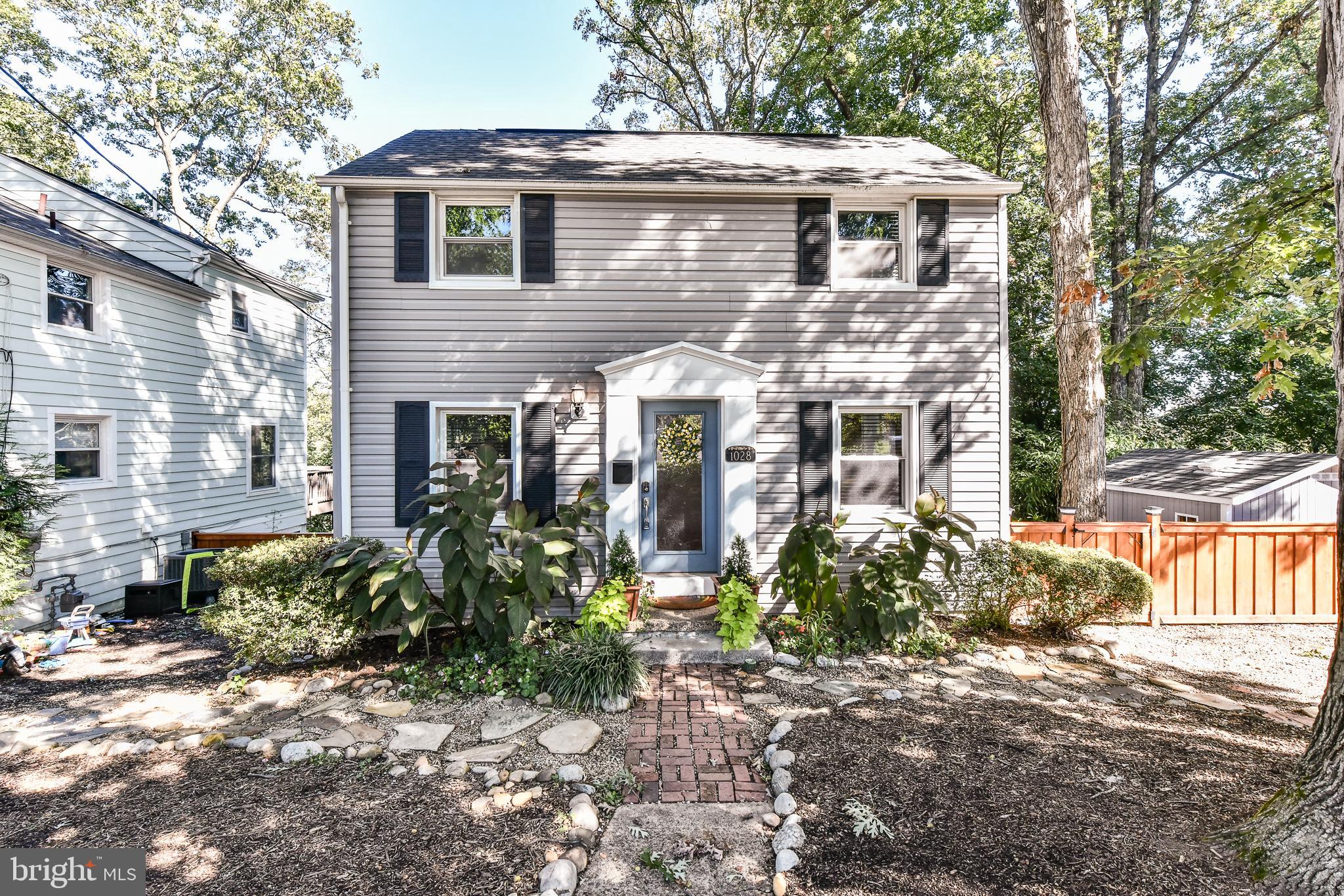 COLUMBIA FOREST - Residential Lease