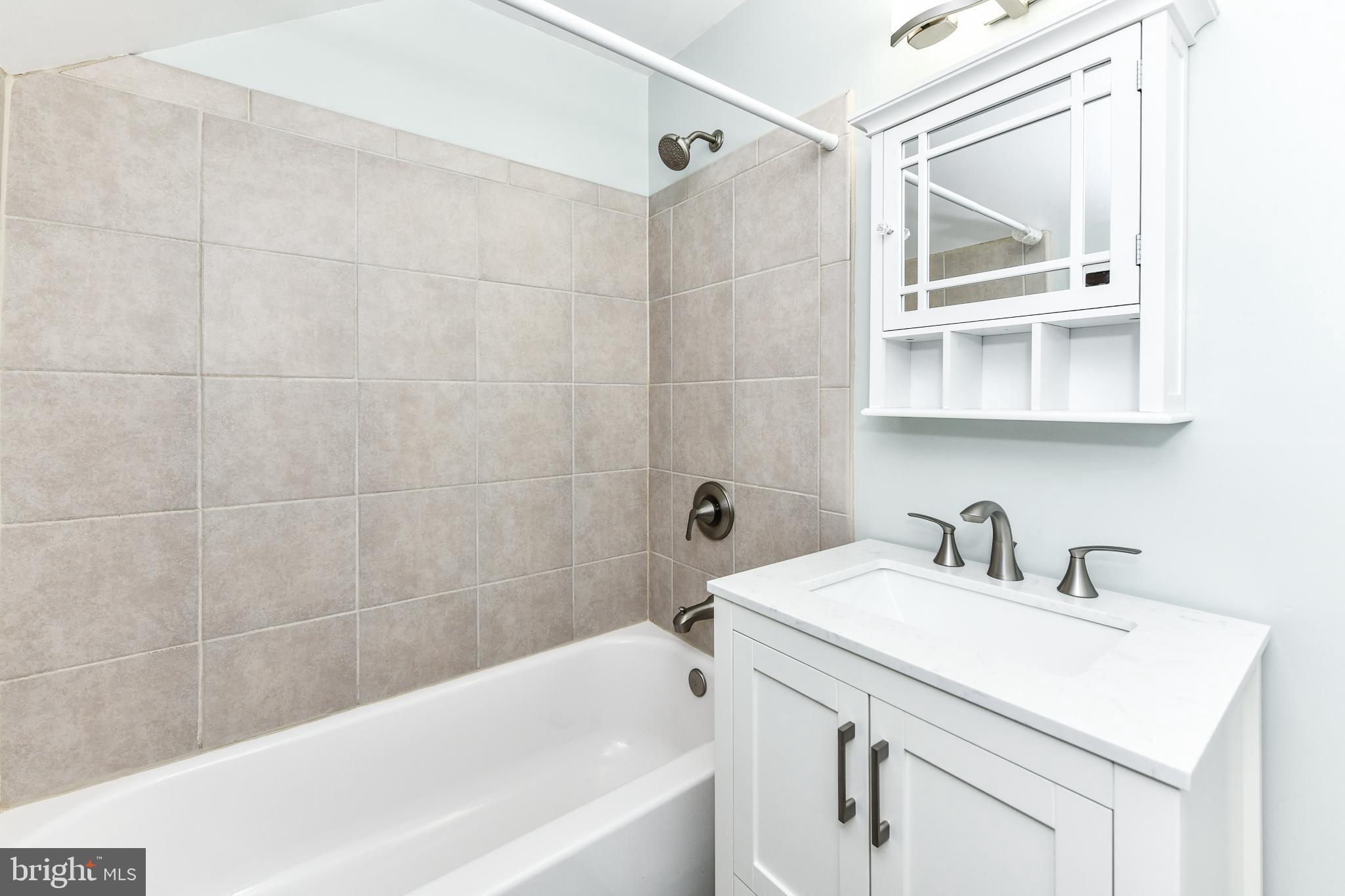 COLUMBIA FOREST - Residential Lease