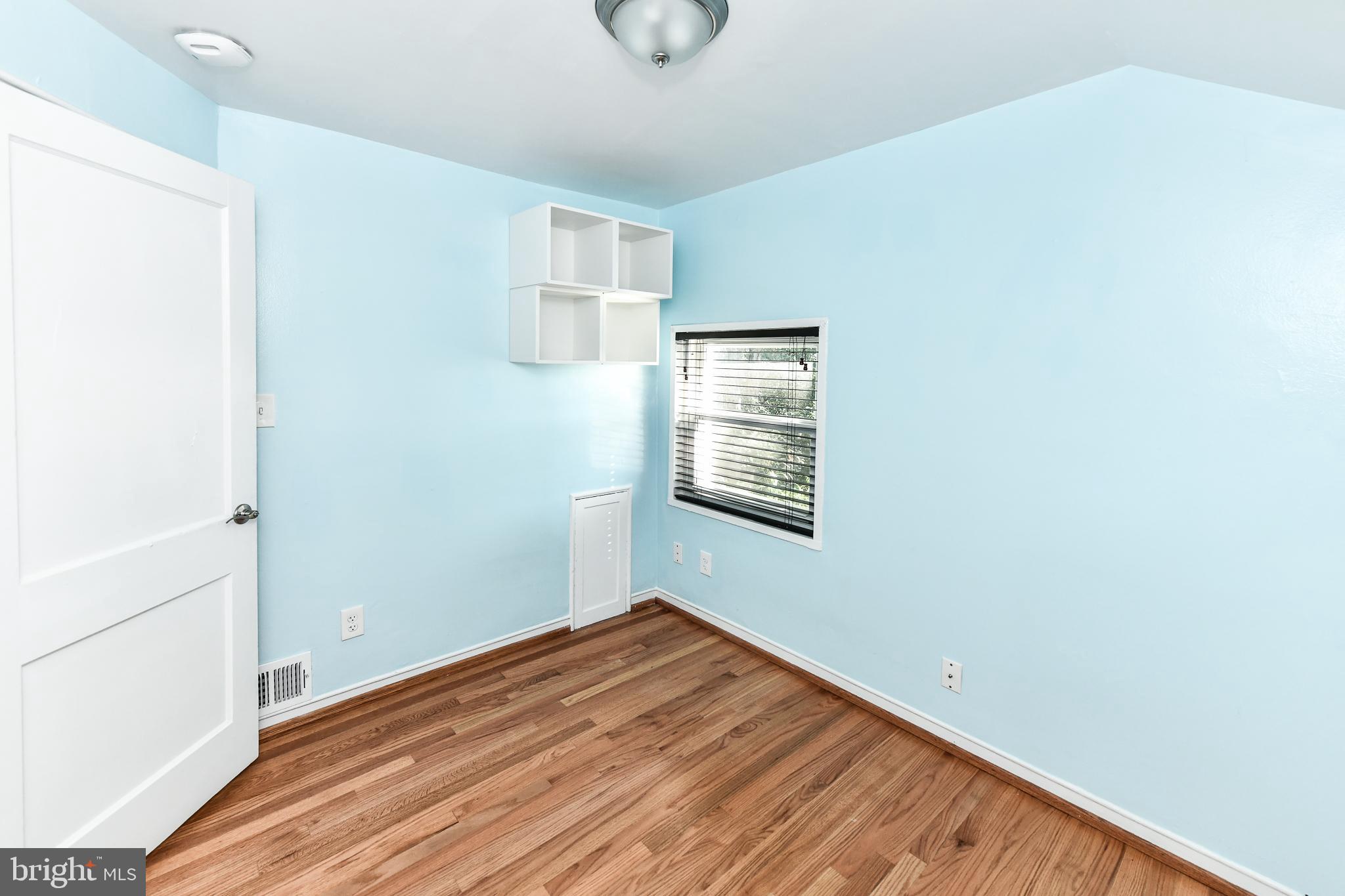 COLUMBIA FOREST - Residential Lease