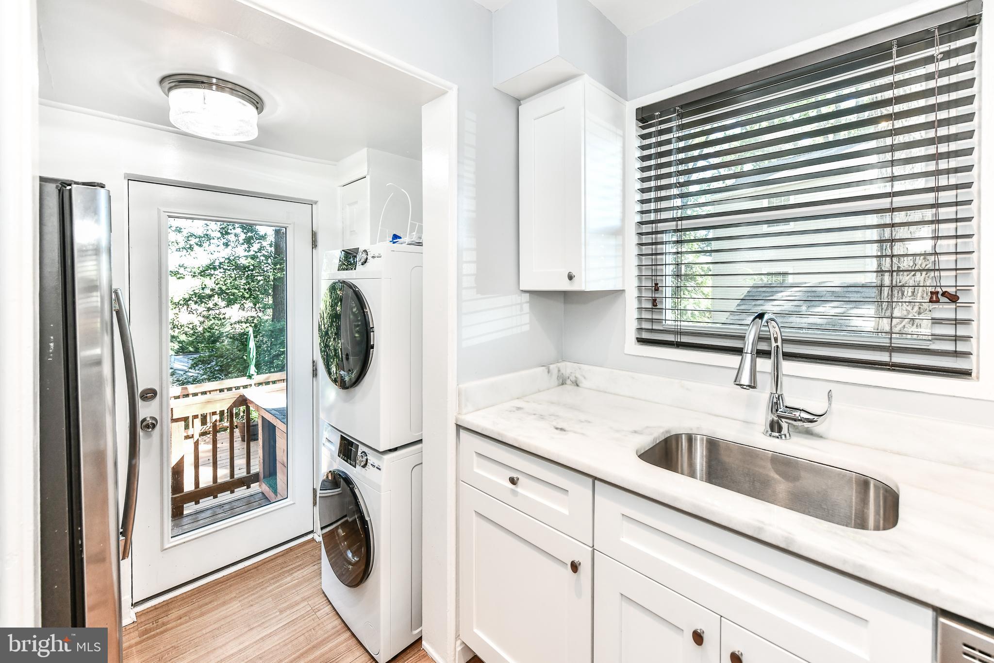 COLUMBIA FOREST - Residential Lease