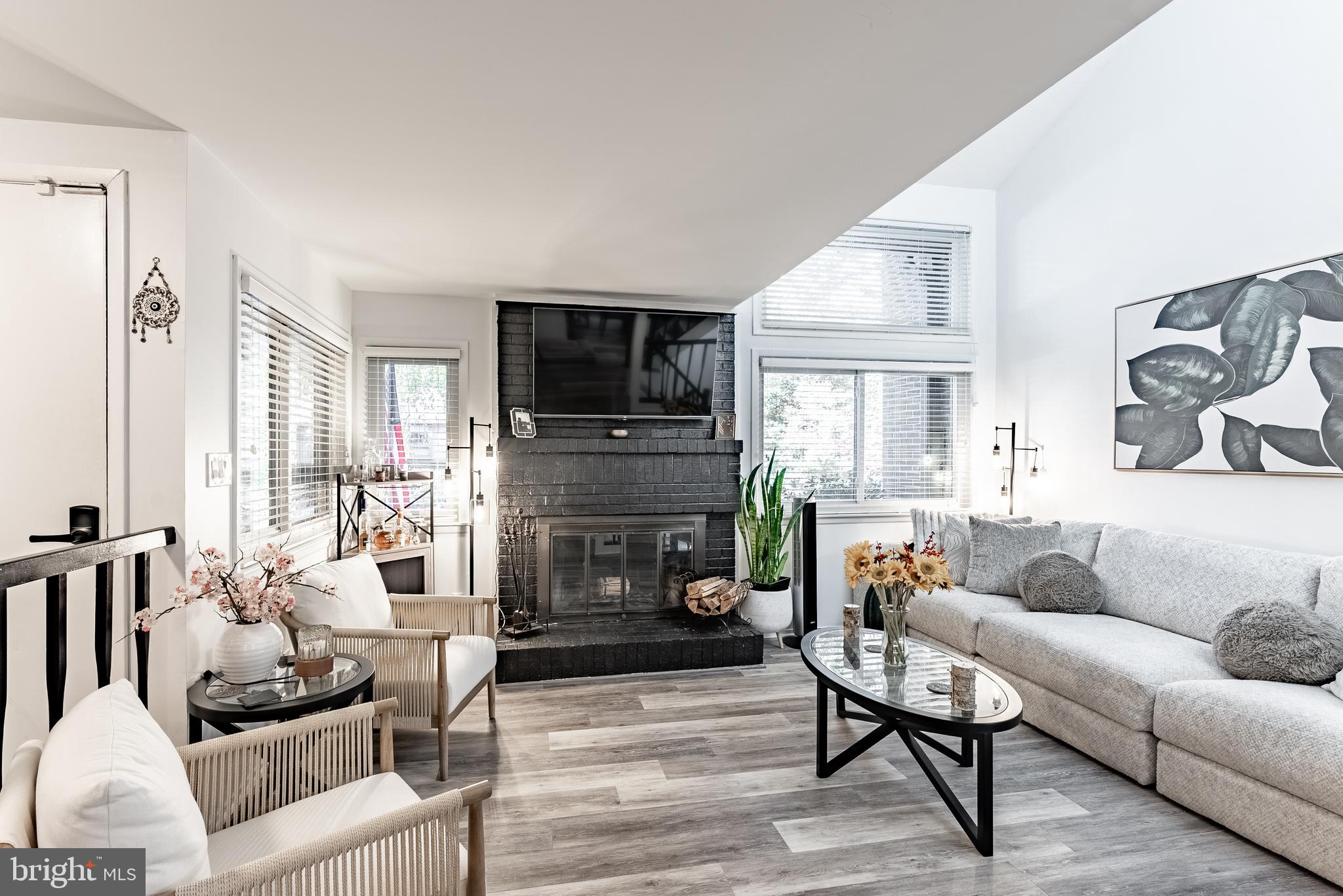 RESTON - Residential