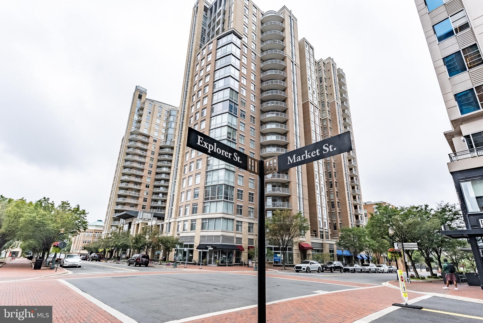 RESTON - Residential