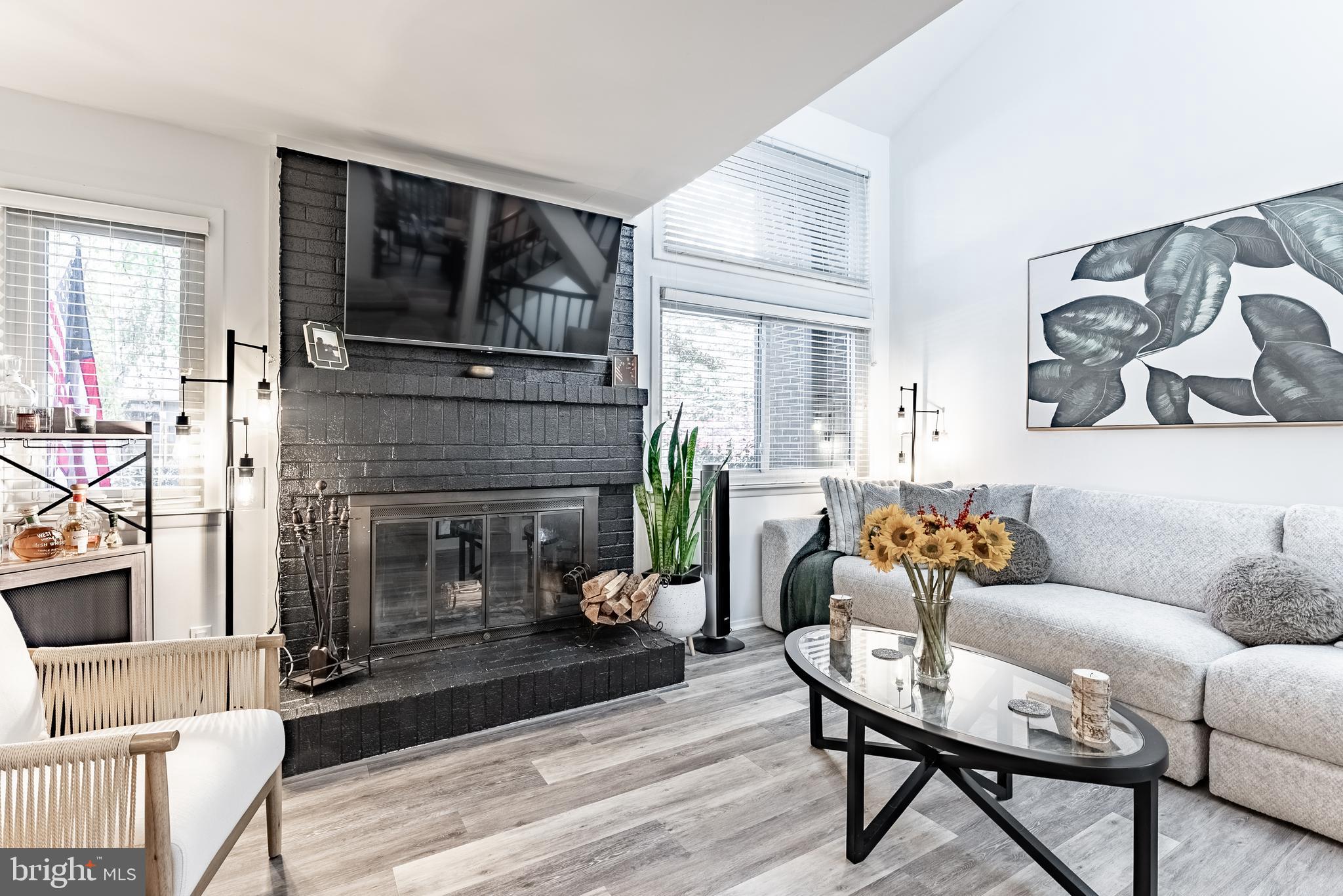 RESTON - Residential