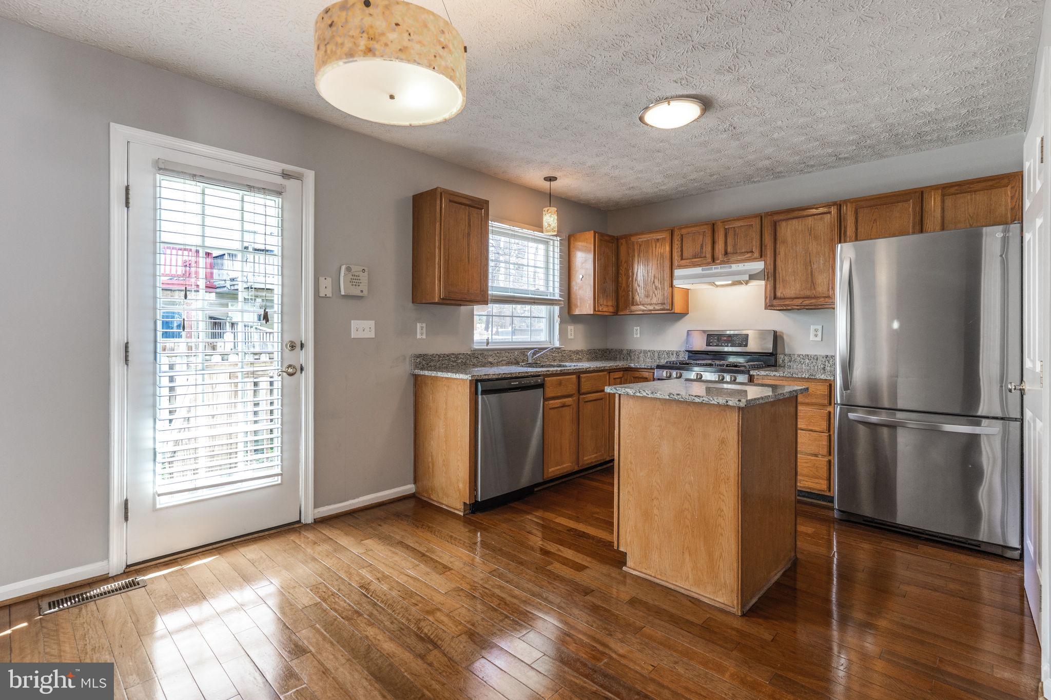 RUSSETT RESERVE - Residential Lease