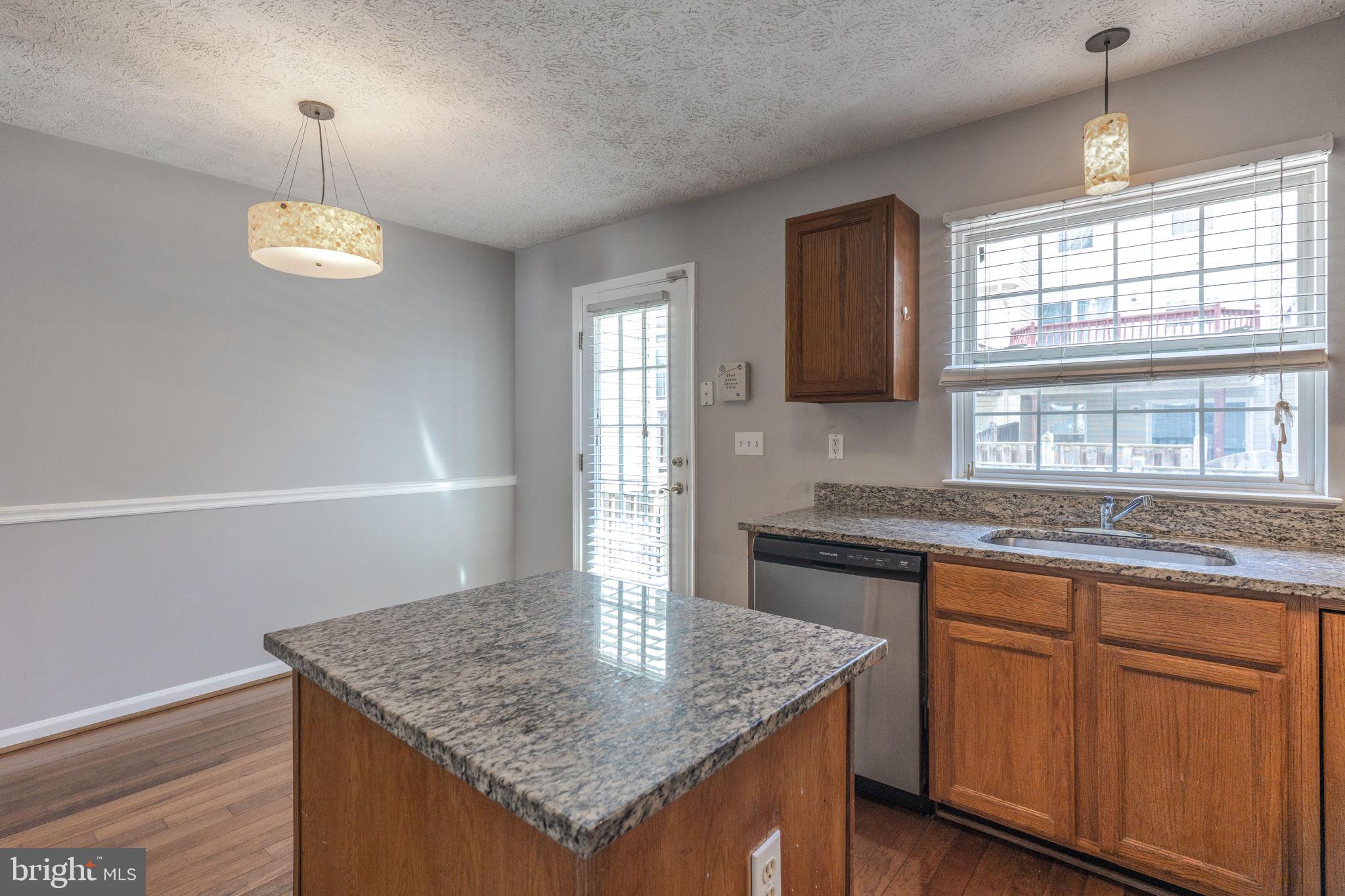 RUSSETT RESERVE - Residential Lease