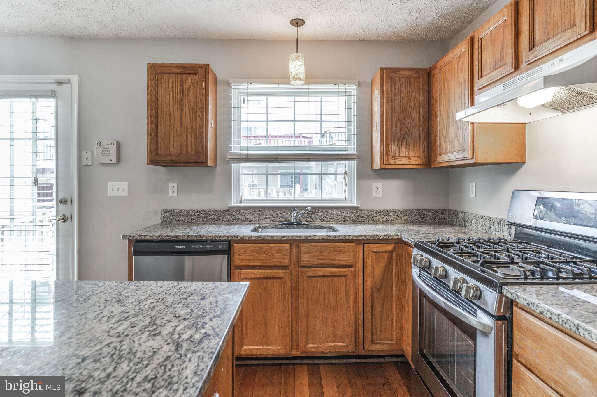 RUSSETT RESERVE - Residential Lease