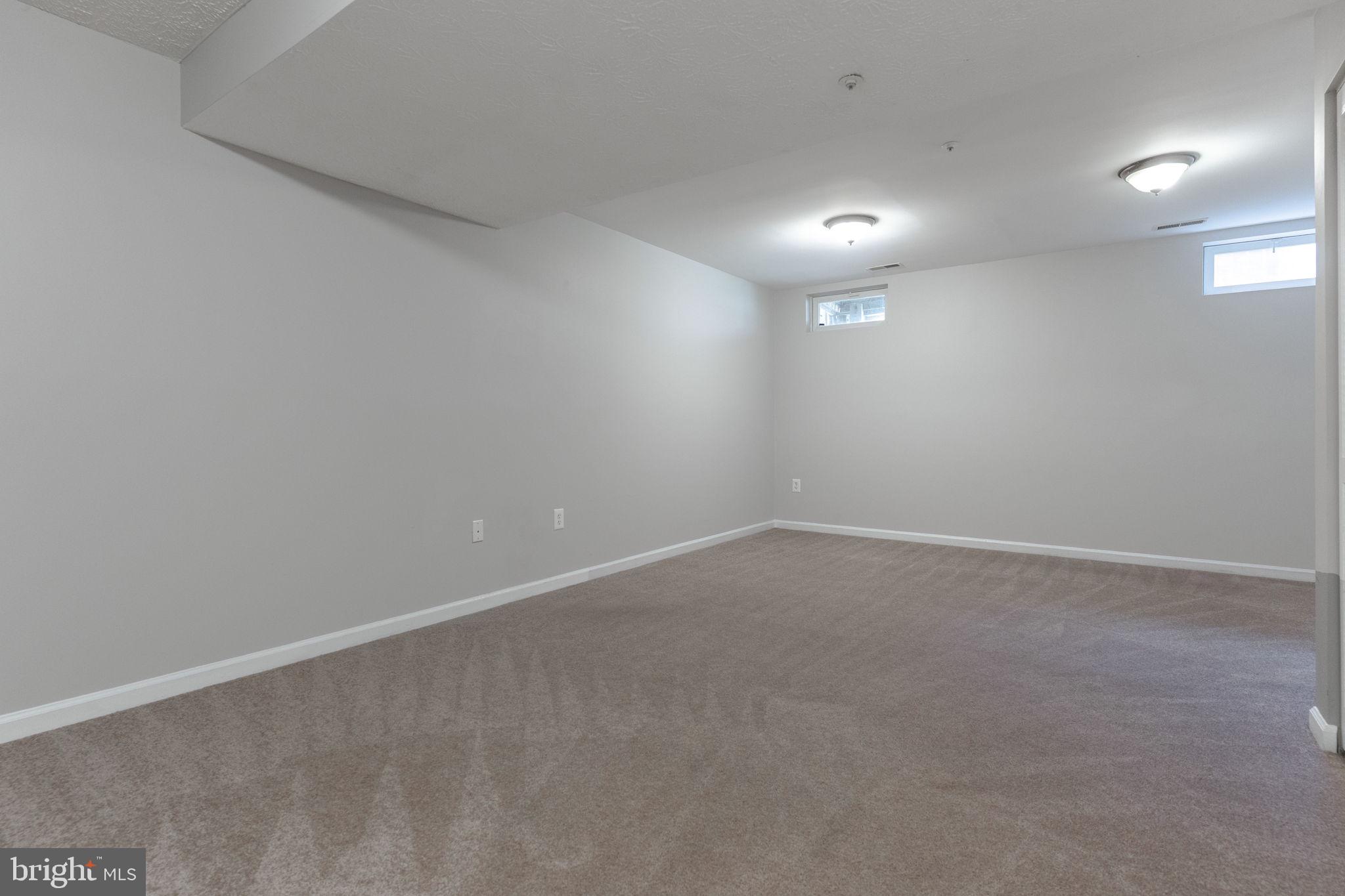 RUSSETT RESERVE - Residential Lease