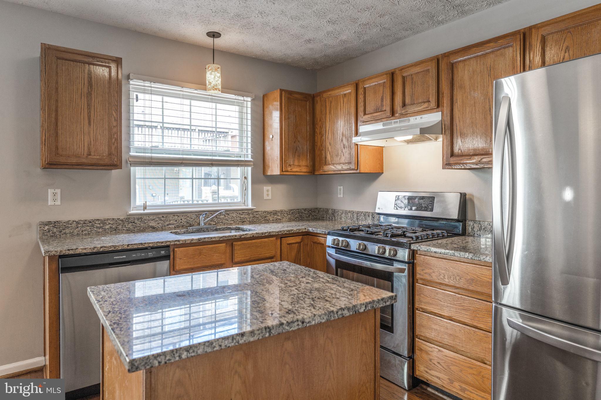 RUSSETT RESERVE - Residential Lease