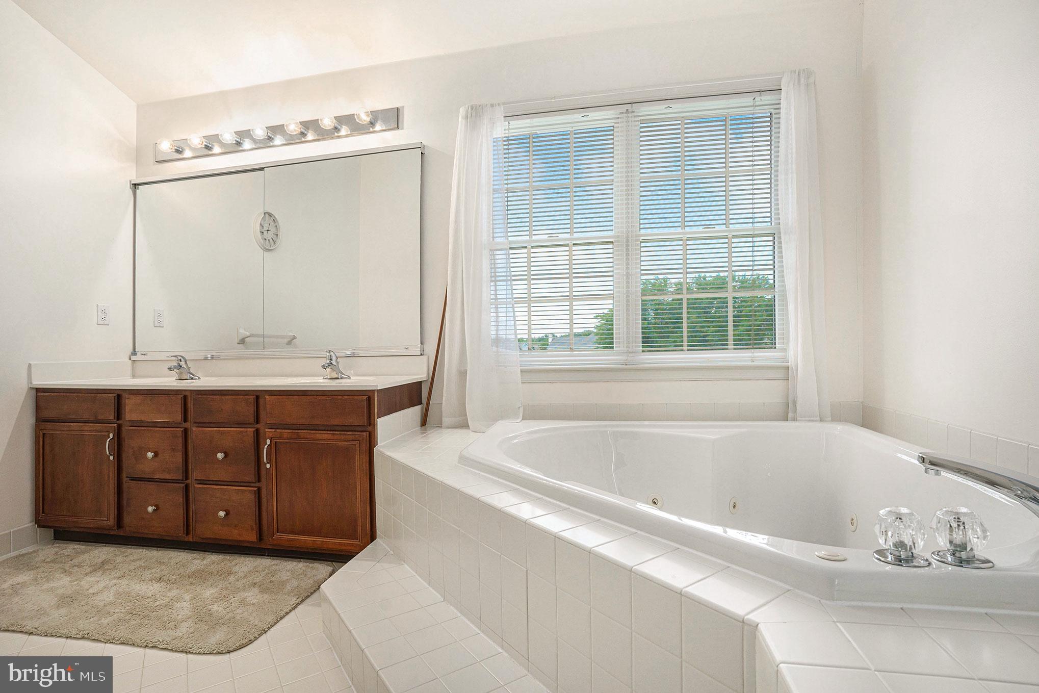 BLUE BELL CC - Residential