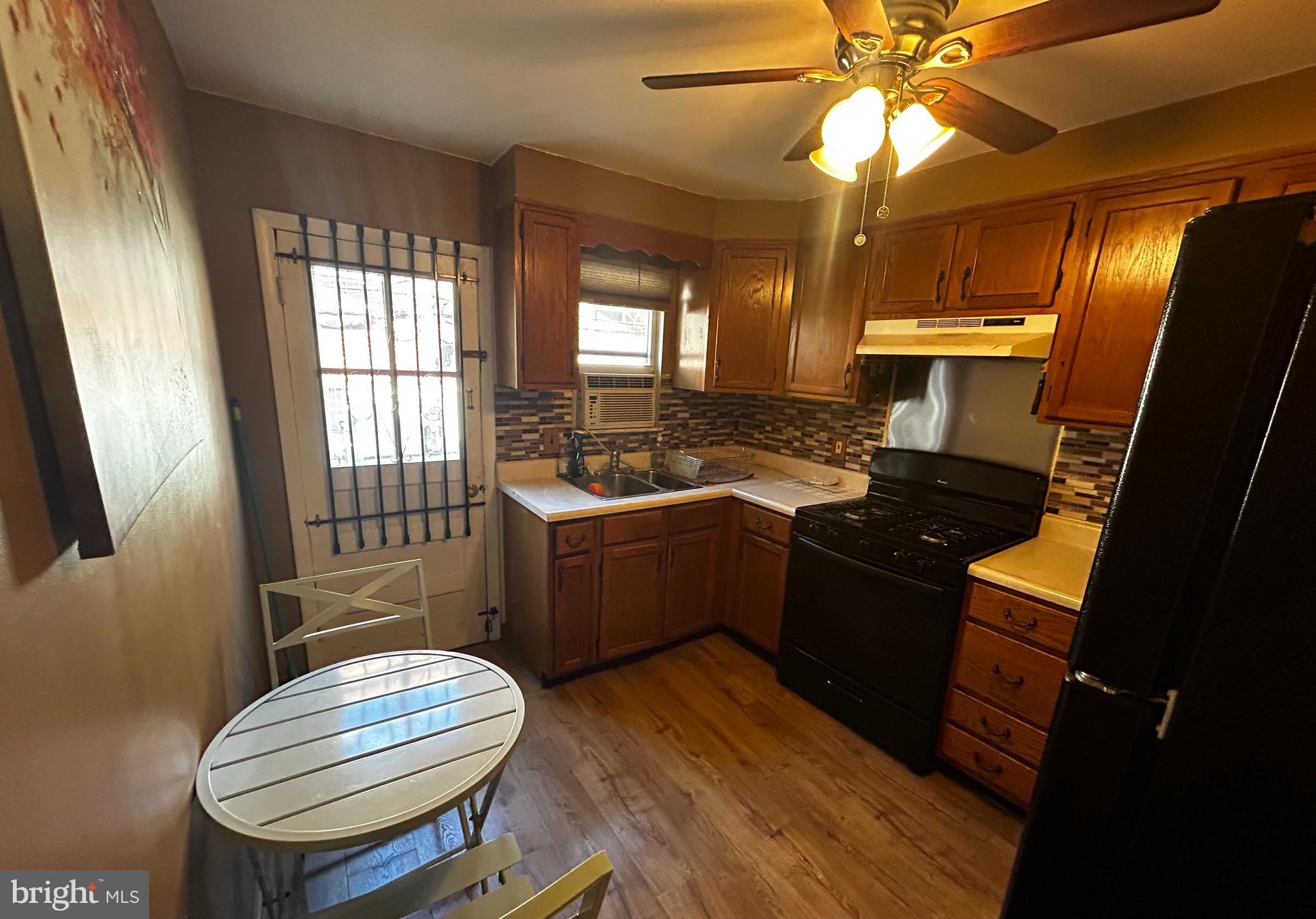 PORT RICHMOND - Residential