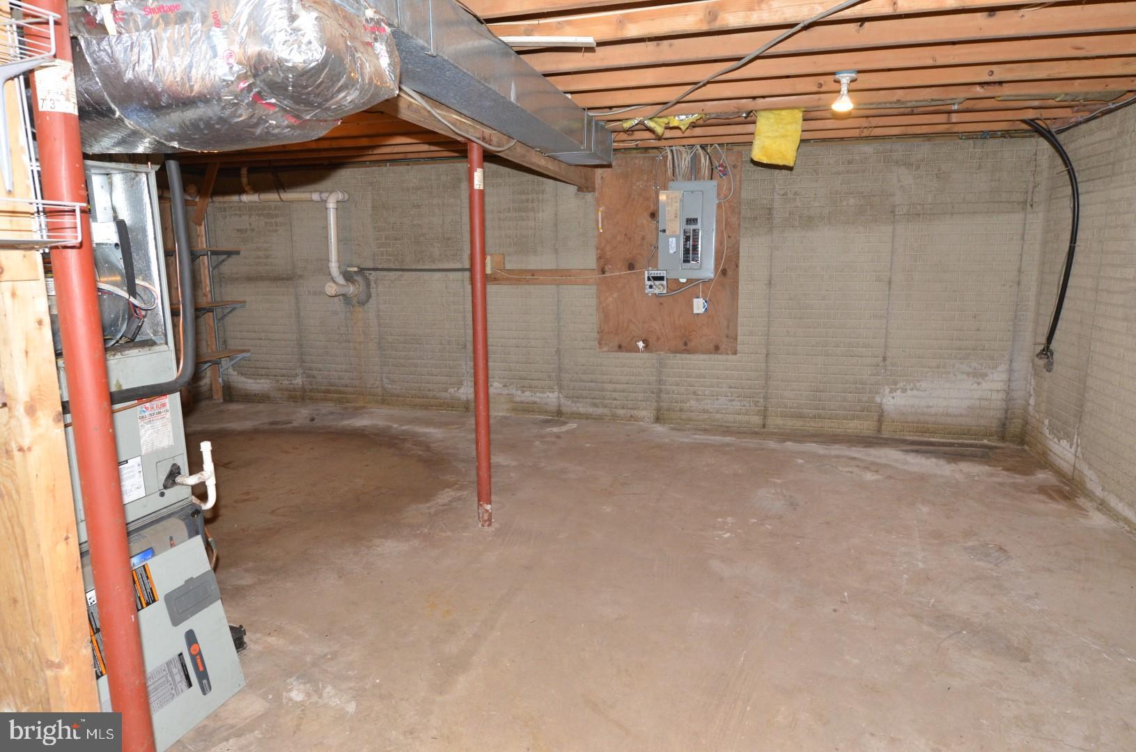 HIDDEN LAKE - Residential