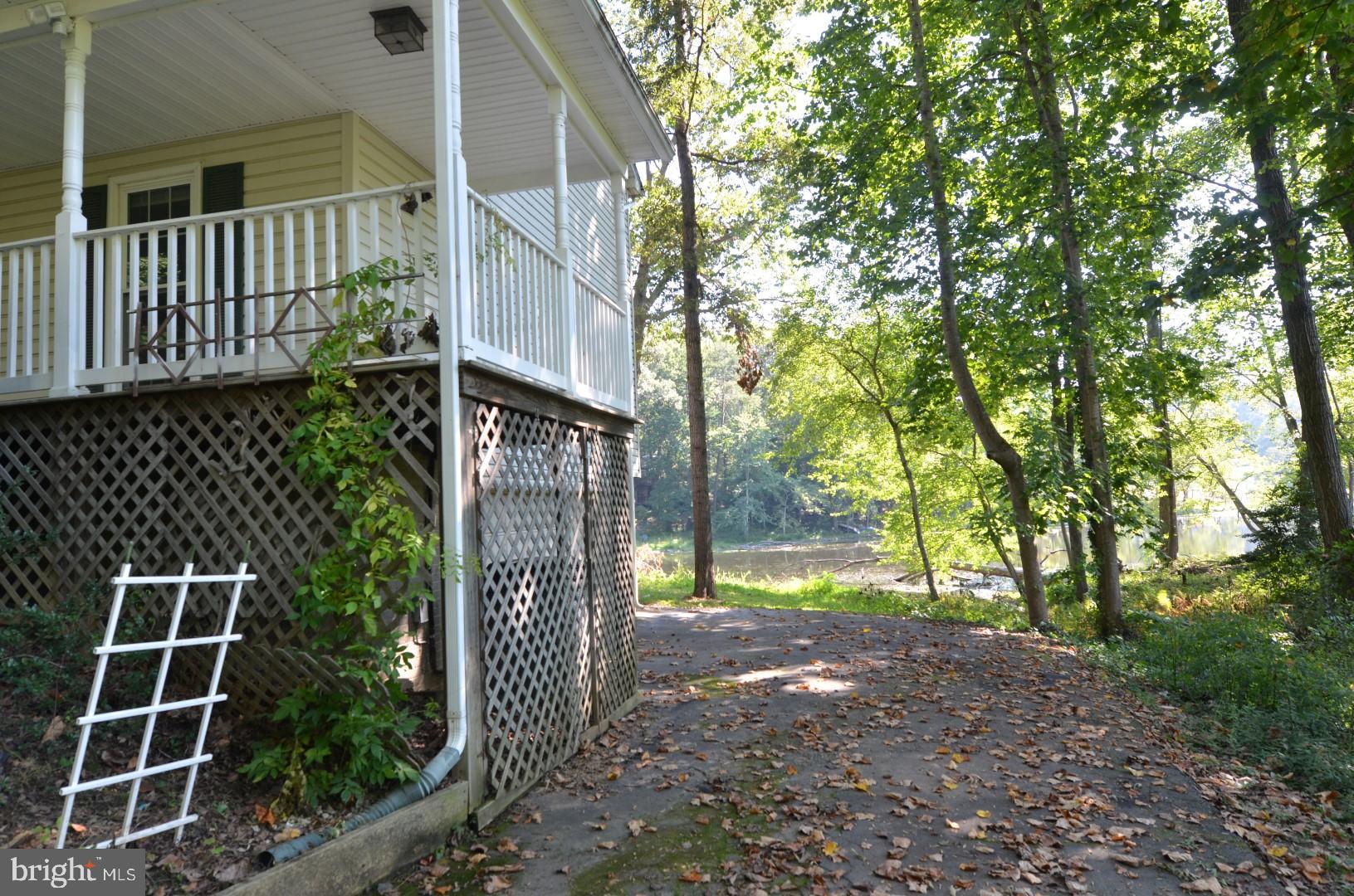 HIDDEN LAKE - Residential