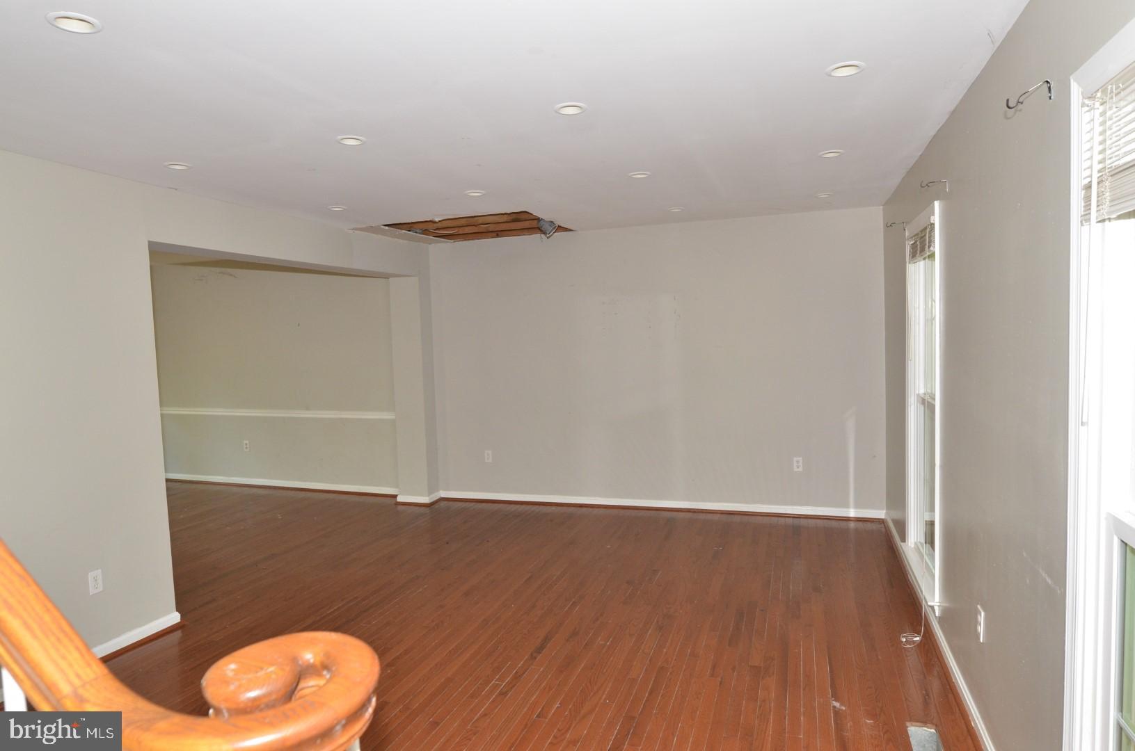 HIDDEN LAKE - Residential